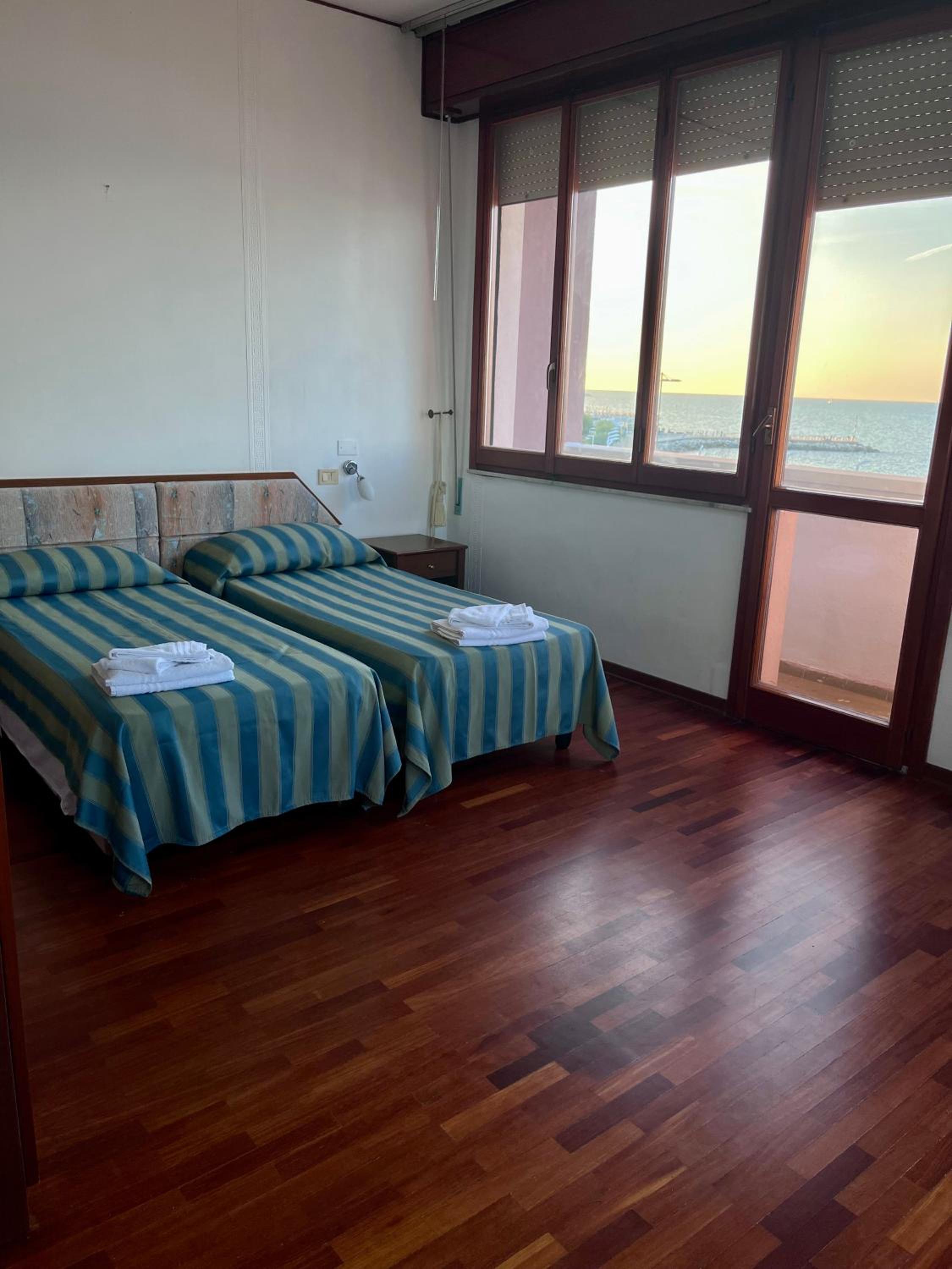 Double Room with Sea View photo 2