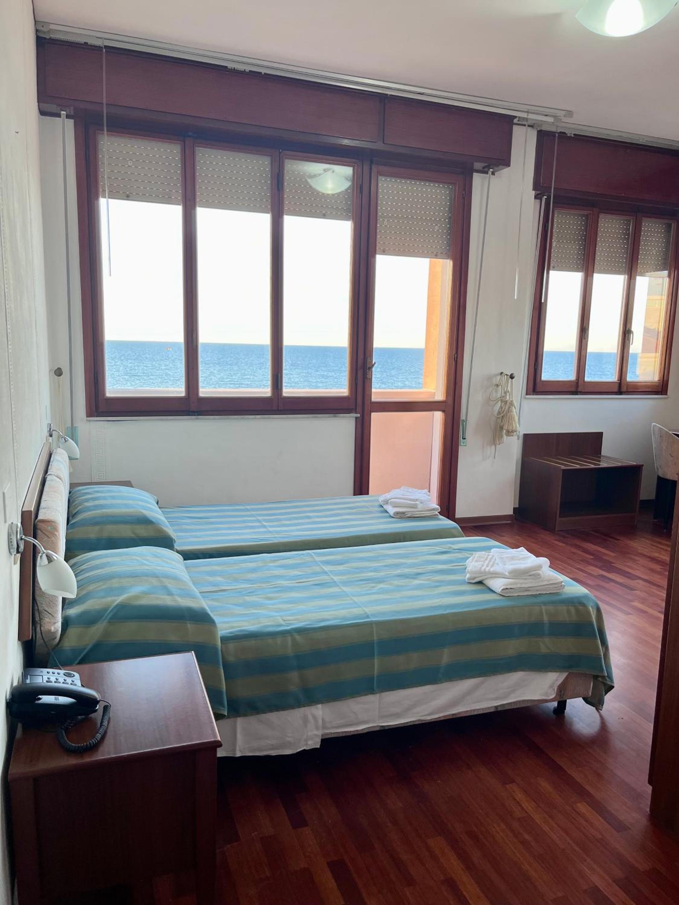Double Room with Sea View photo 1