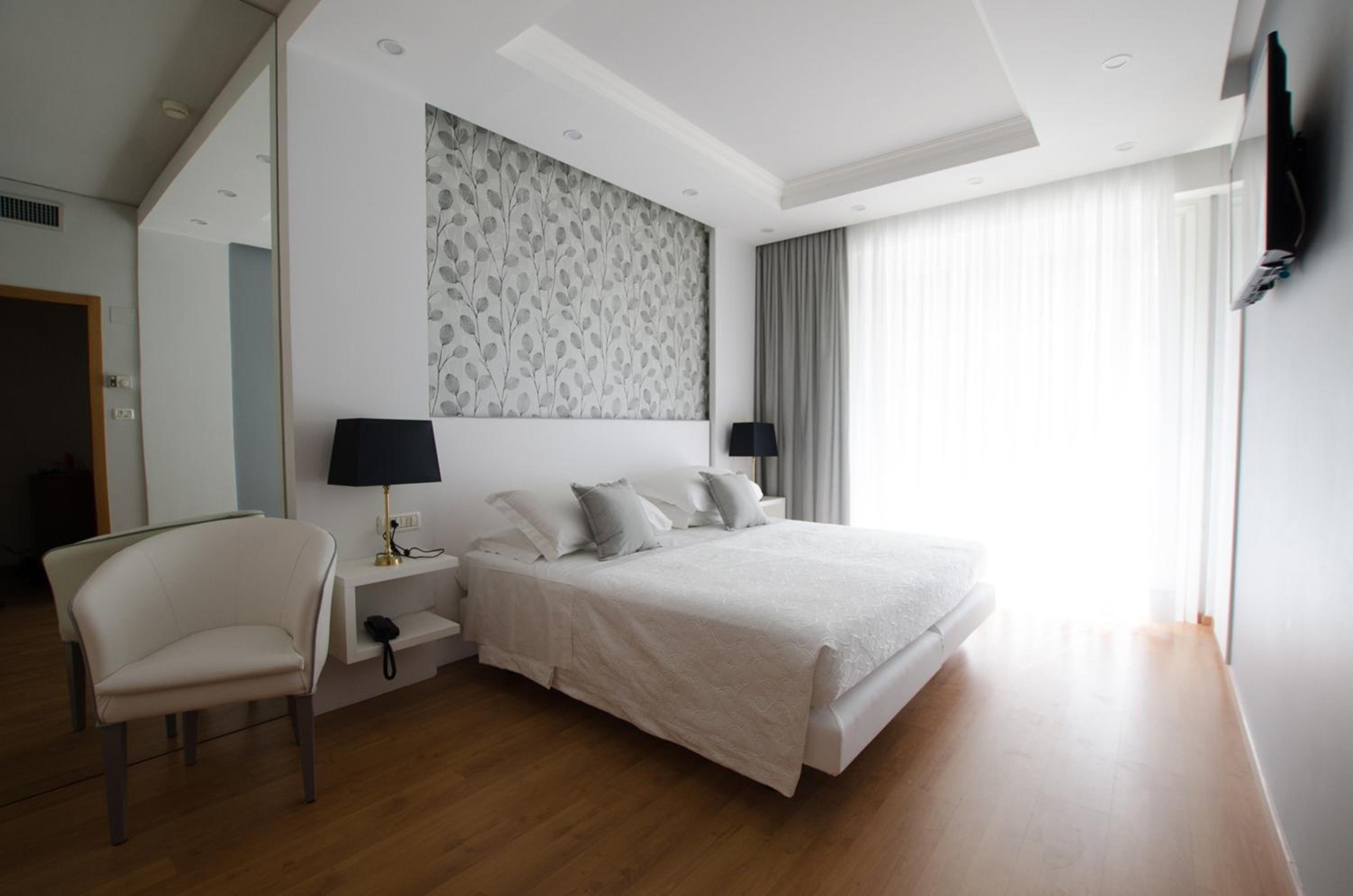 Deluxe Double Room with Terrace photo 3