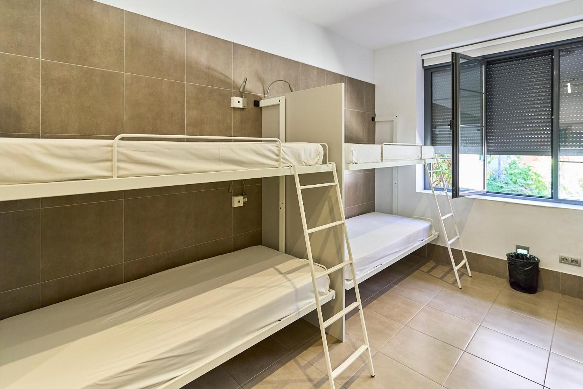 Single Bed in Dormitory Room photo 2