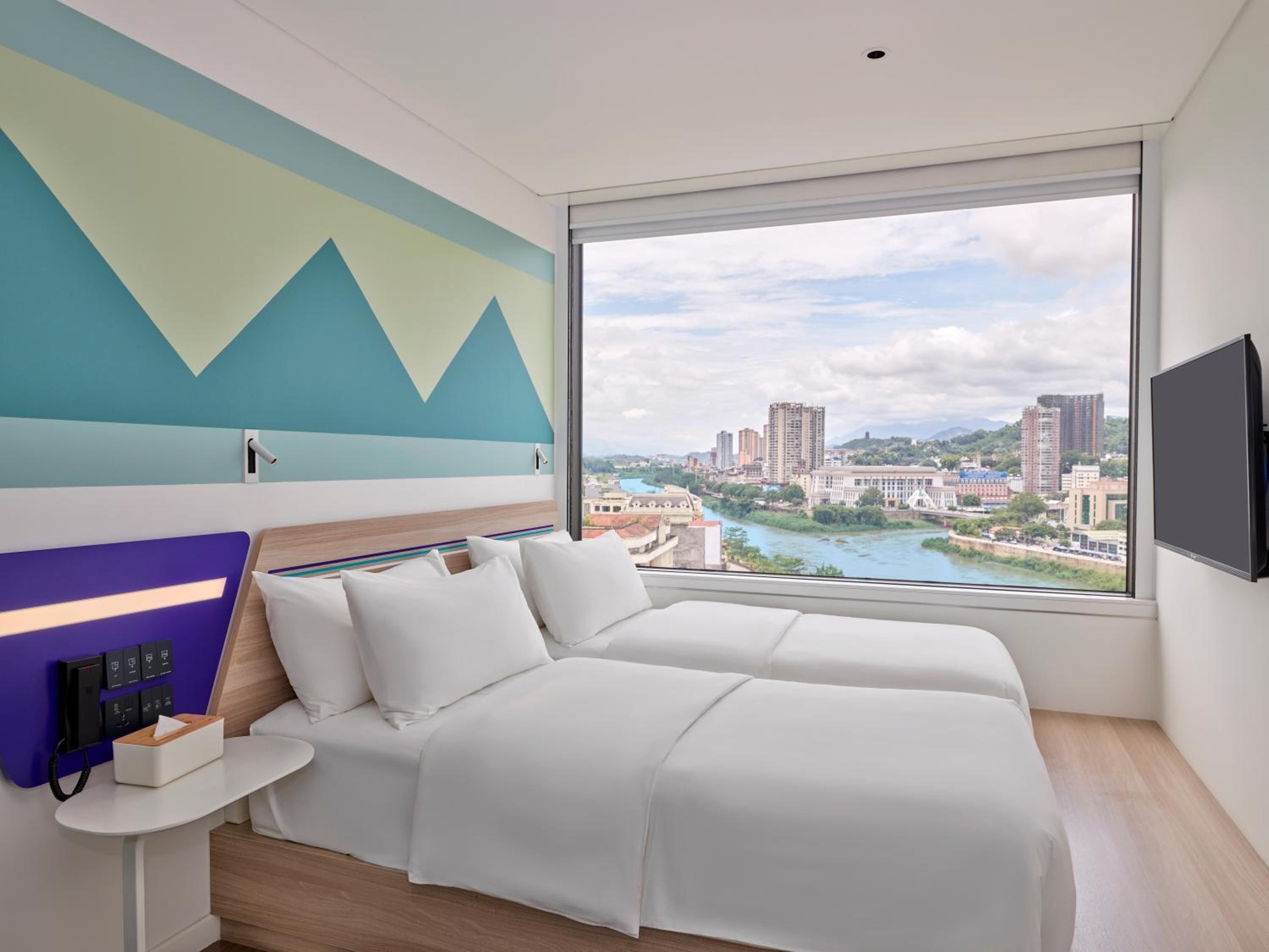 Twin Room - Photo 8