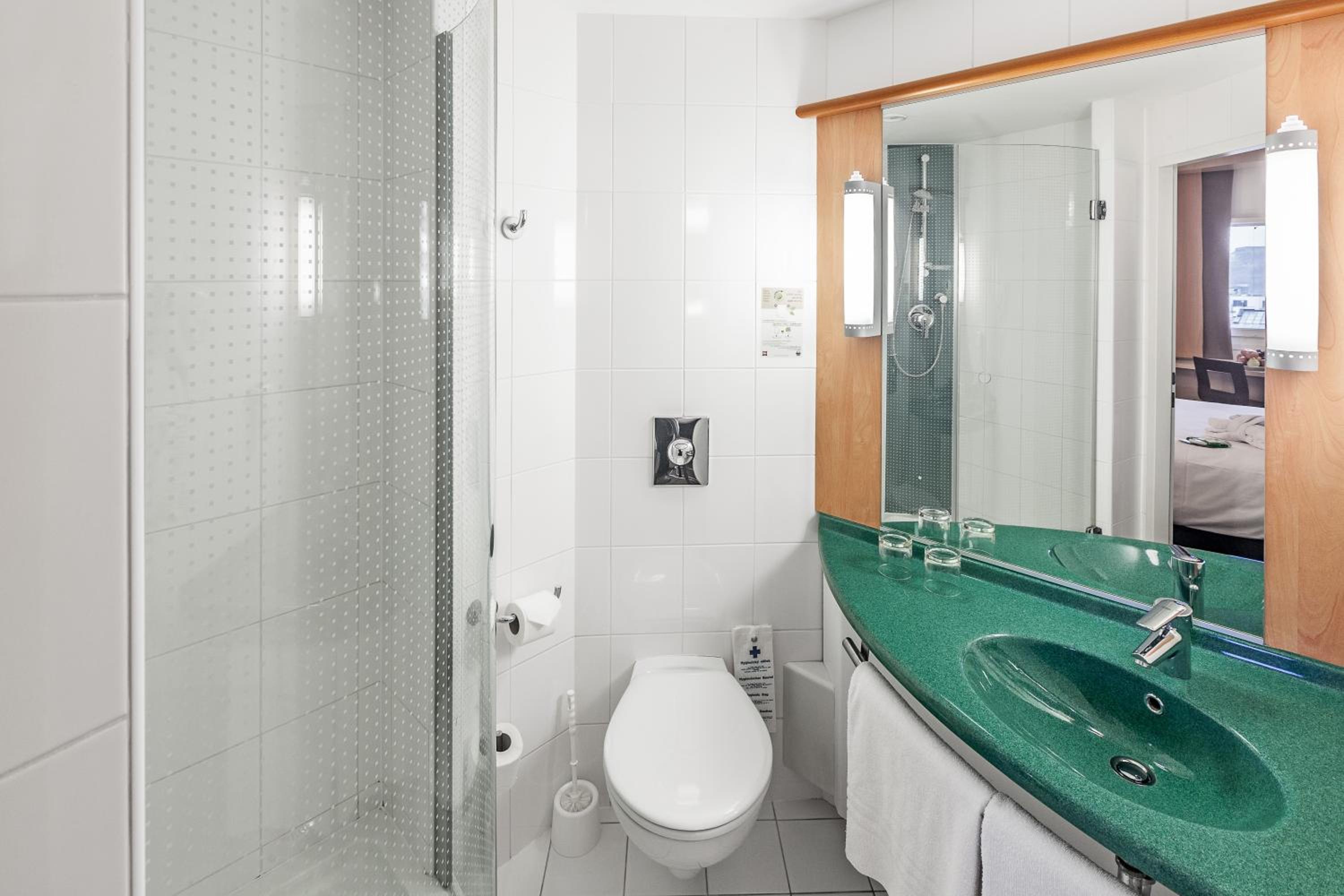 Room with 1 double bed - Photo 3