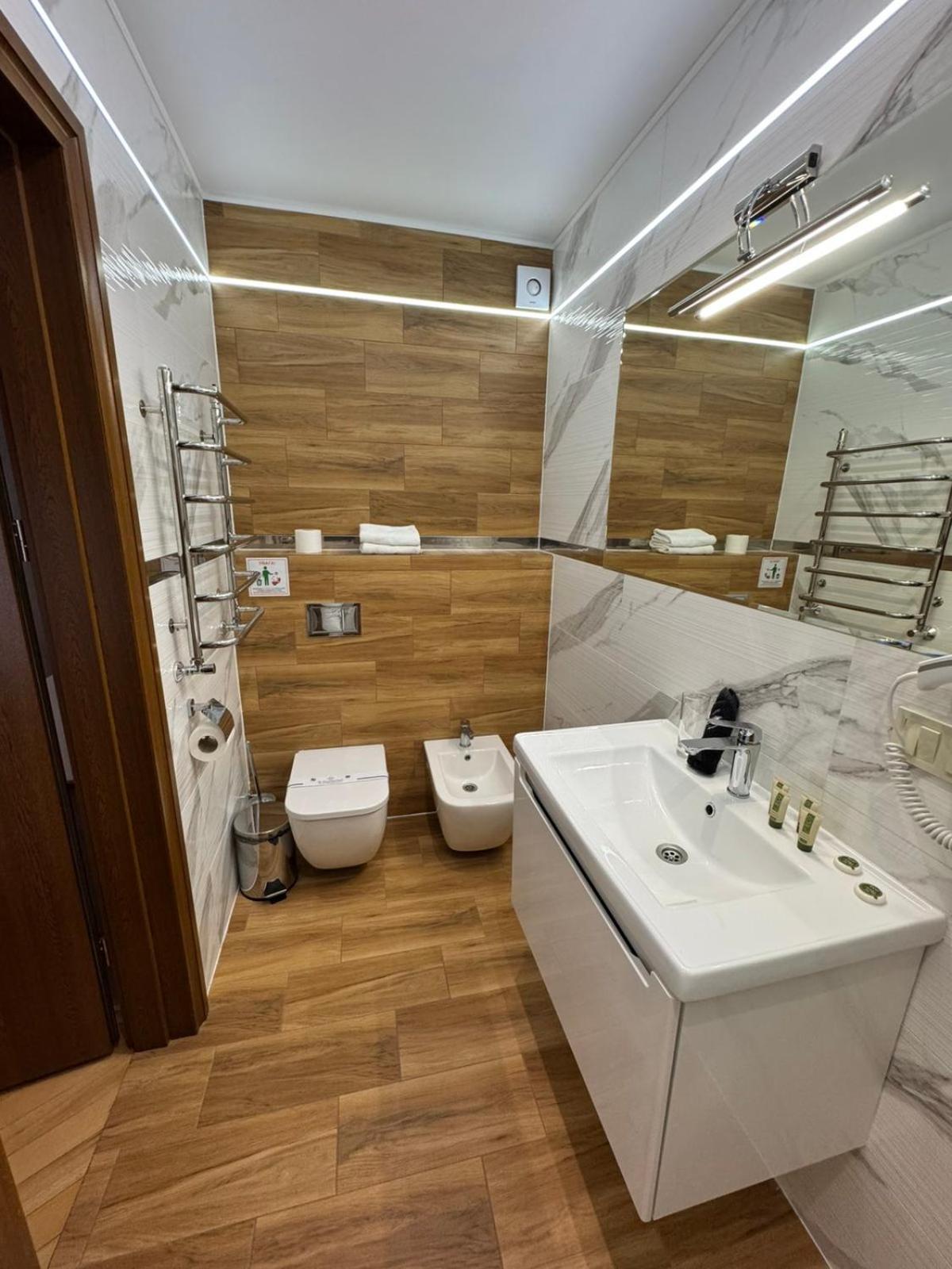 Deluxe Junior Suite photo 2