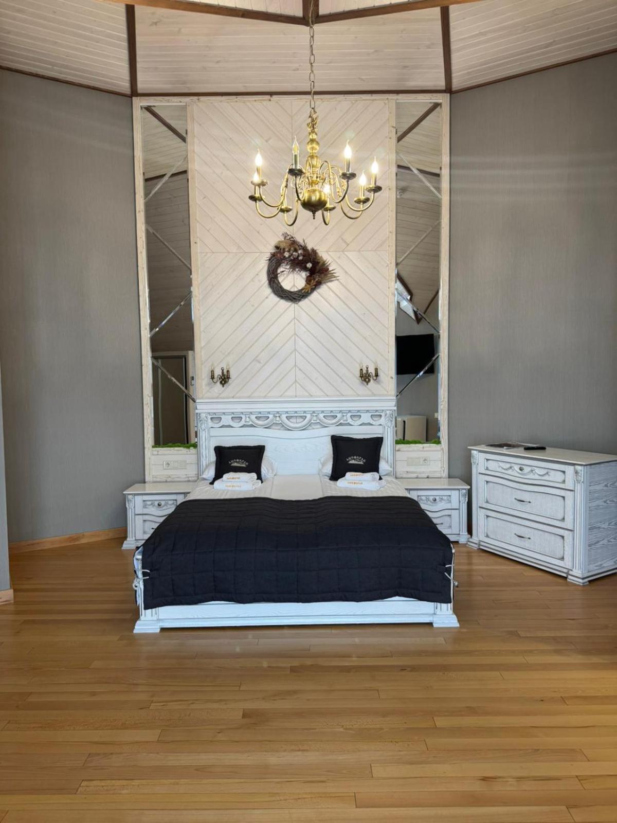 Deluxe Junior Suite photo 3