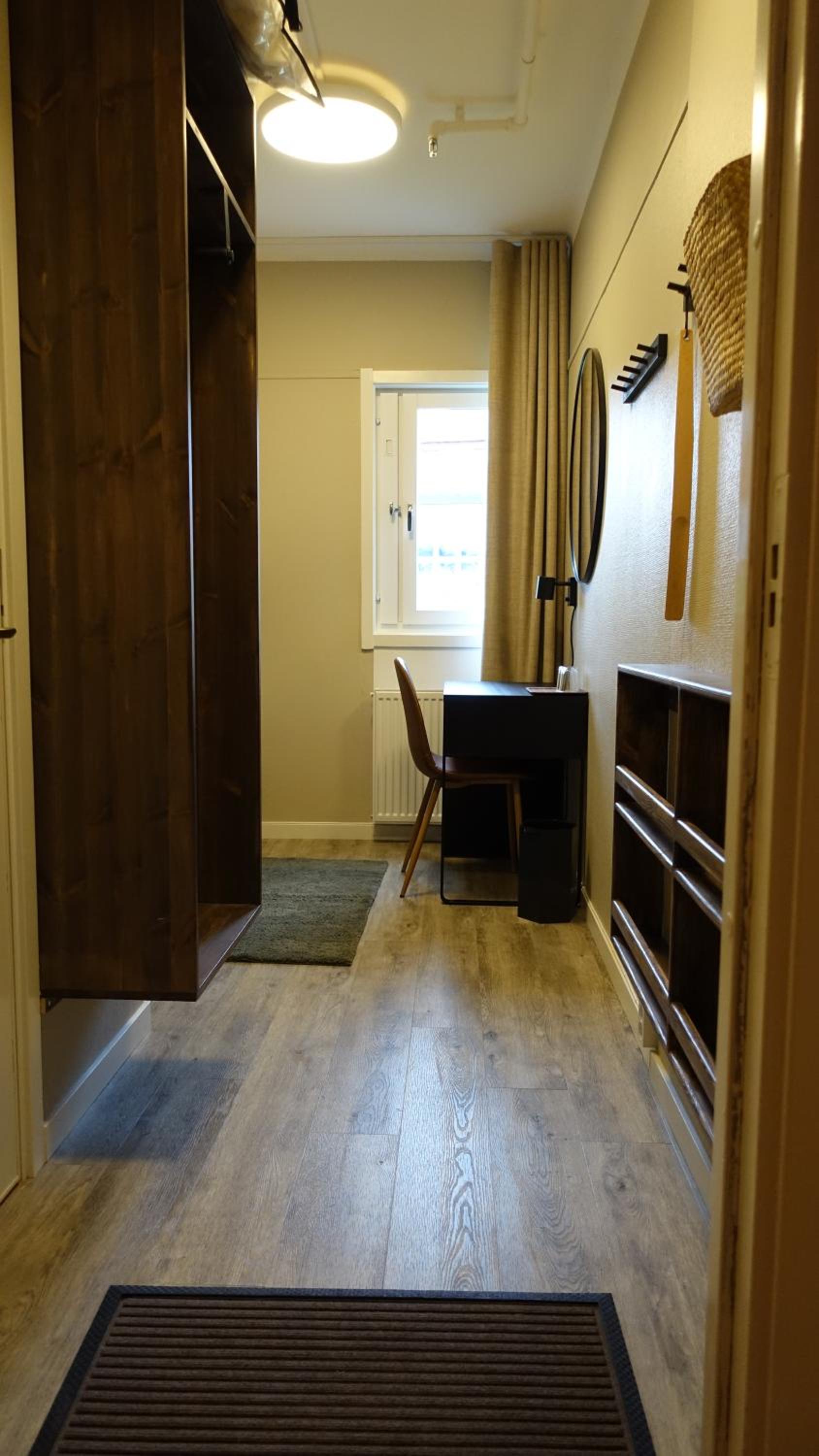 Budget Twin Room photo 3