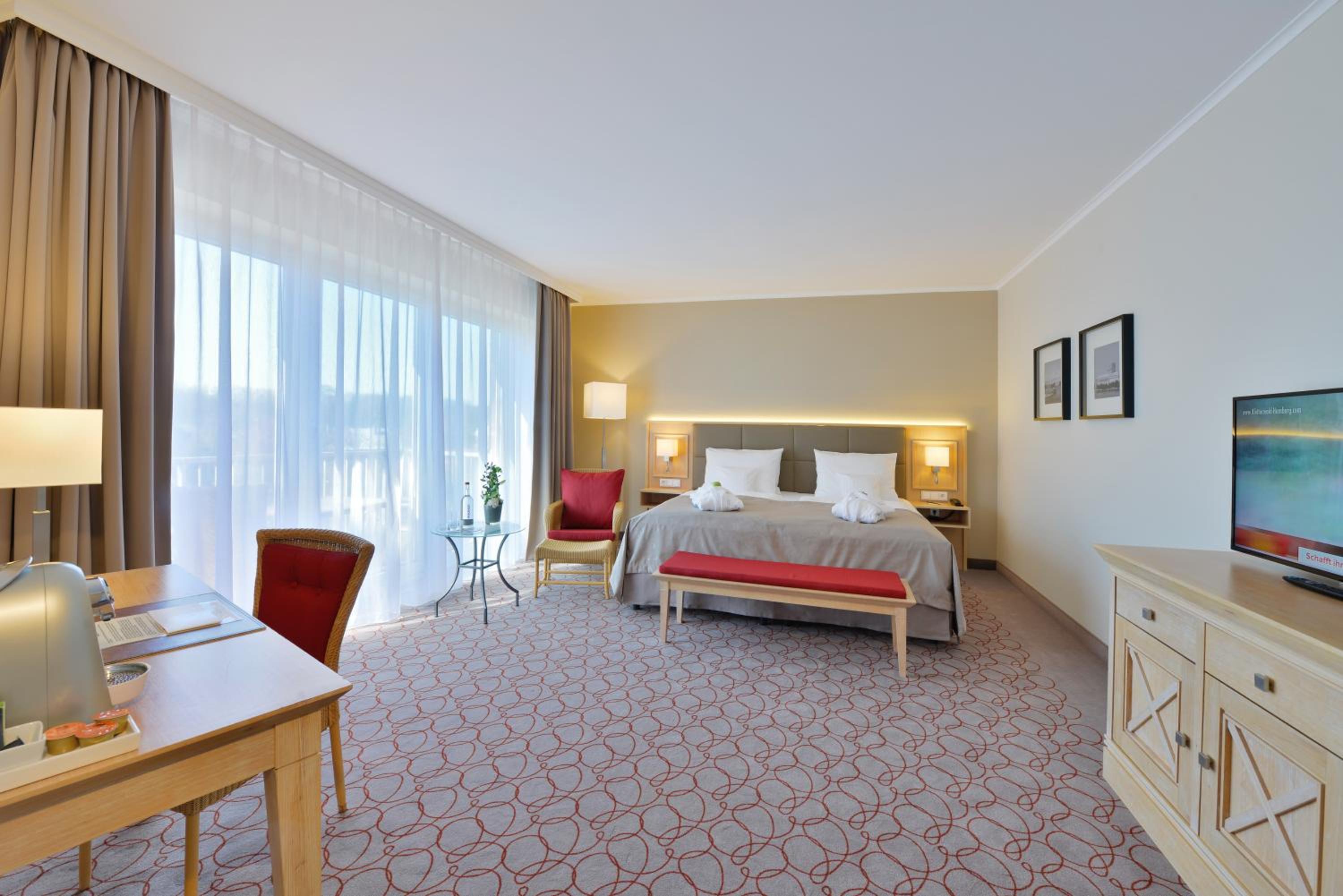 Premium Double Room with Garden View - Photo 8