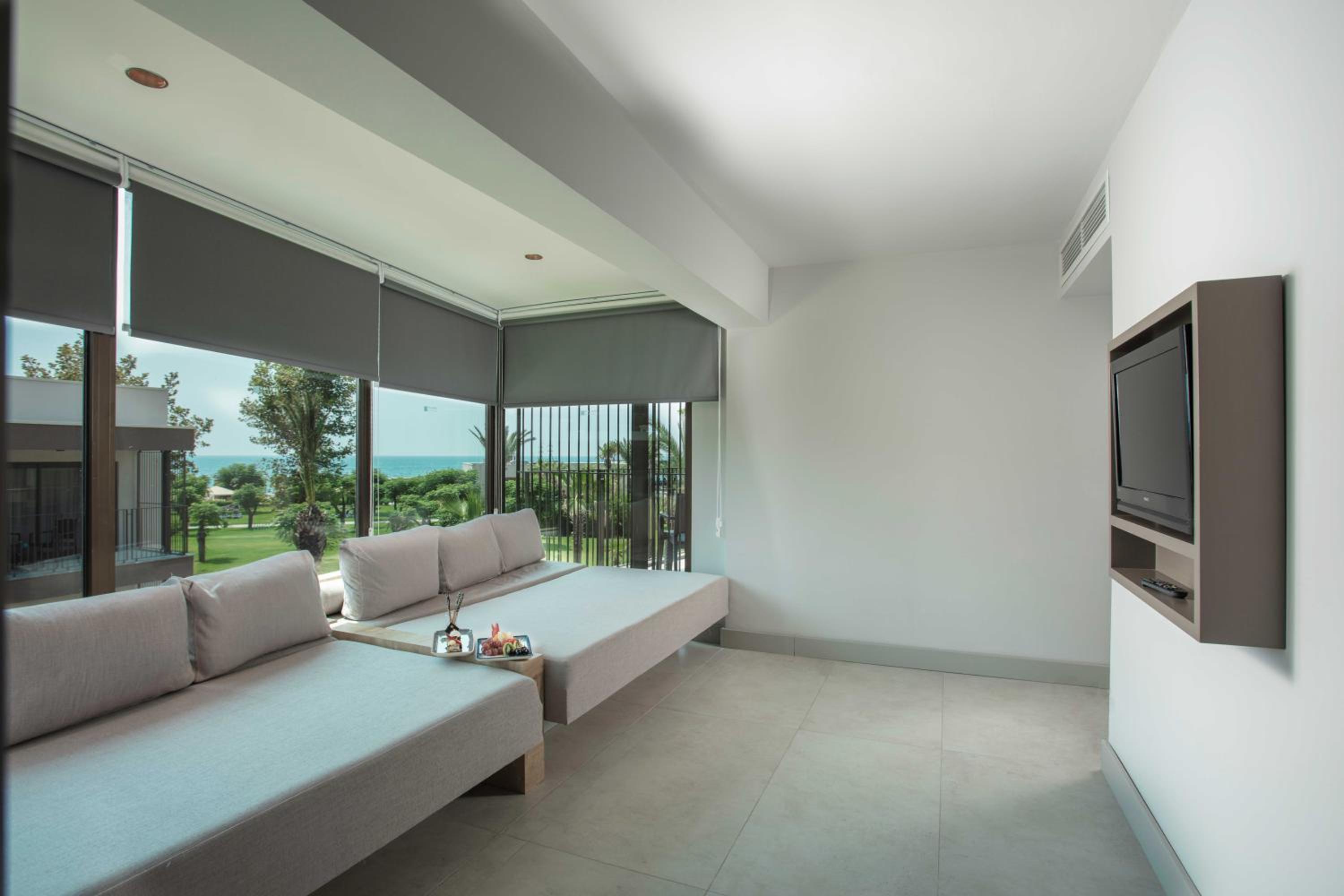 Family Room with Sea View