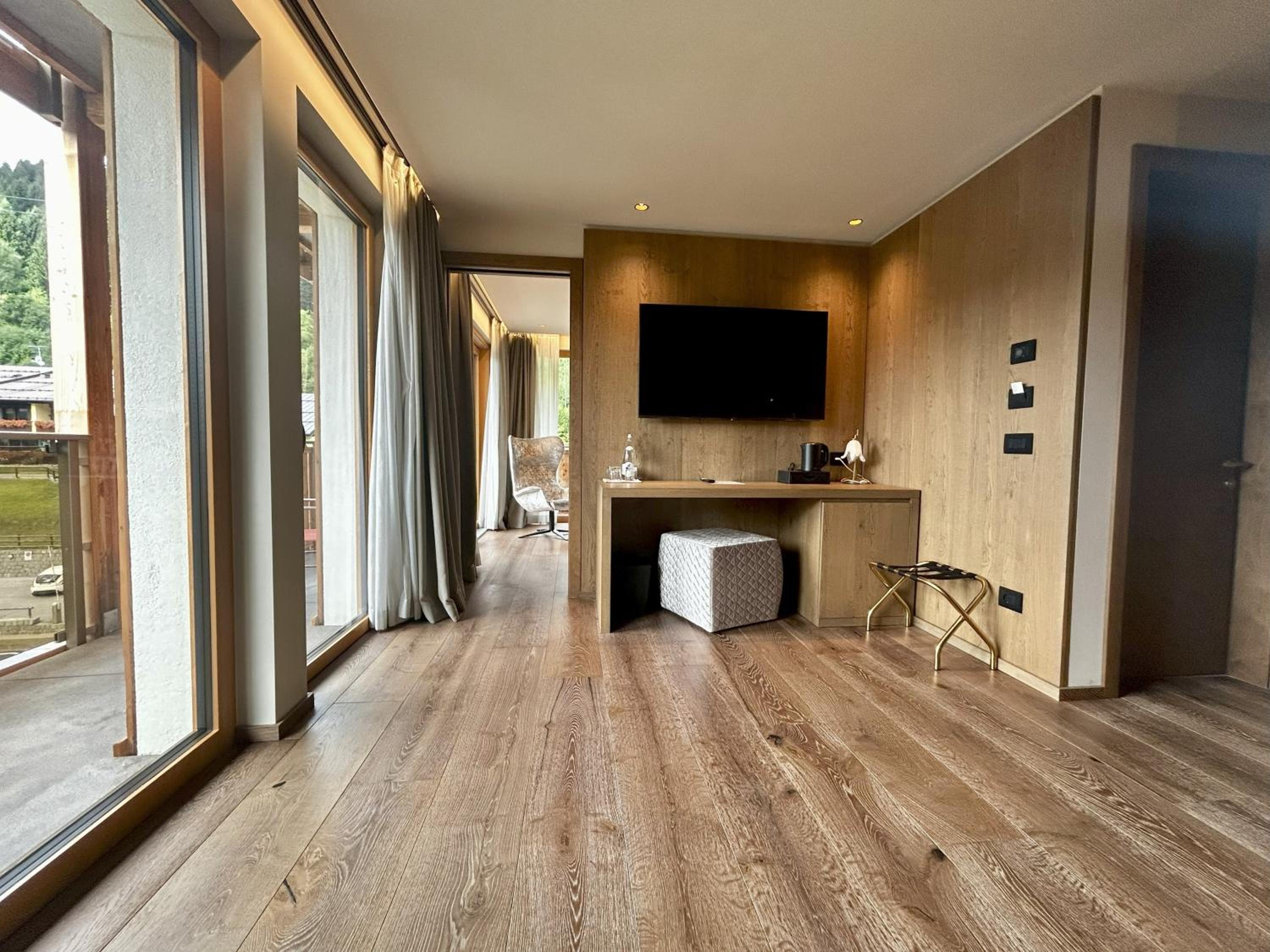 Deluxe Suite photo 3