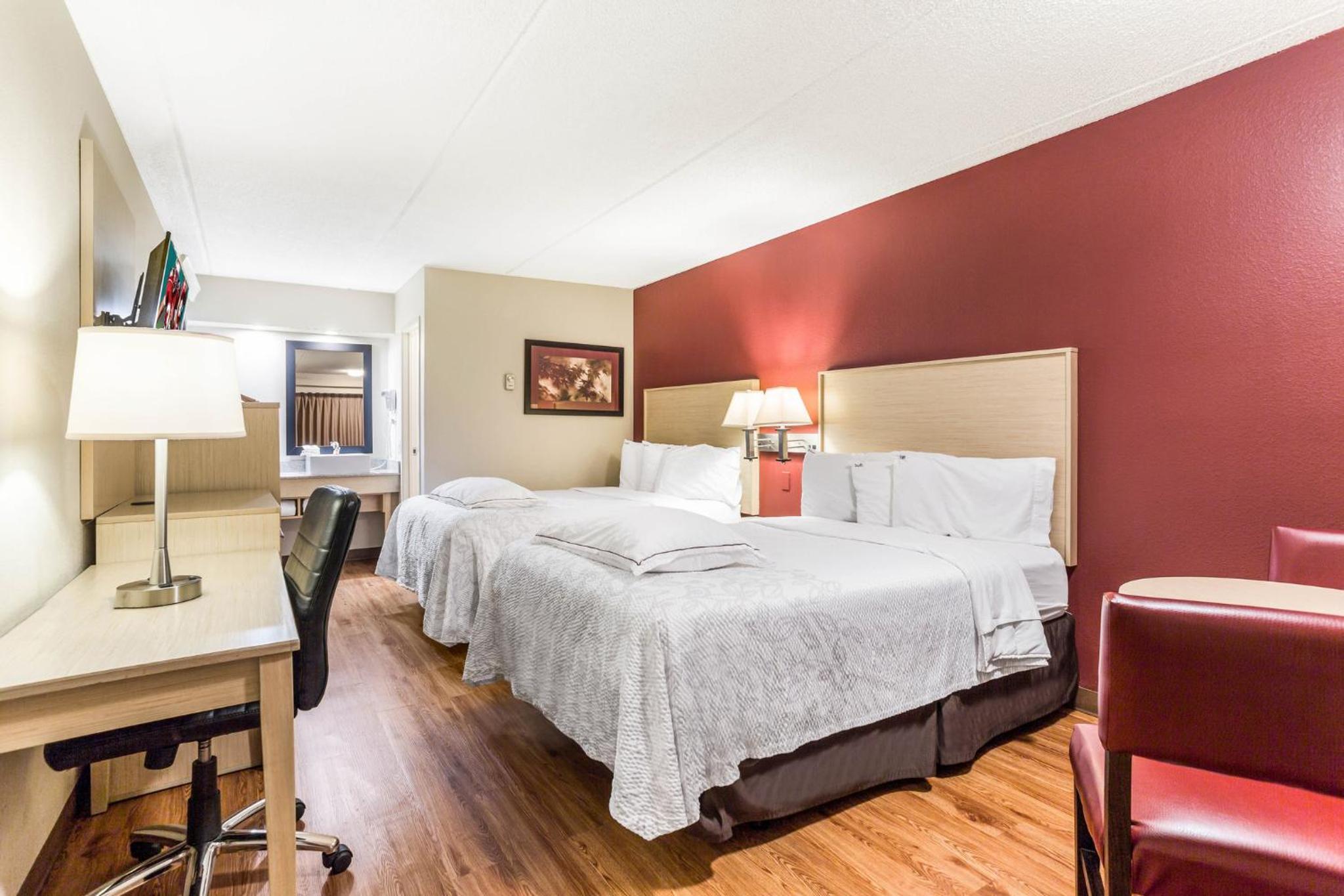 Premium Room with Two Double Beds Smoke Free (Upgraded Bedding and Snack Box) - Photo 6