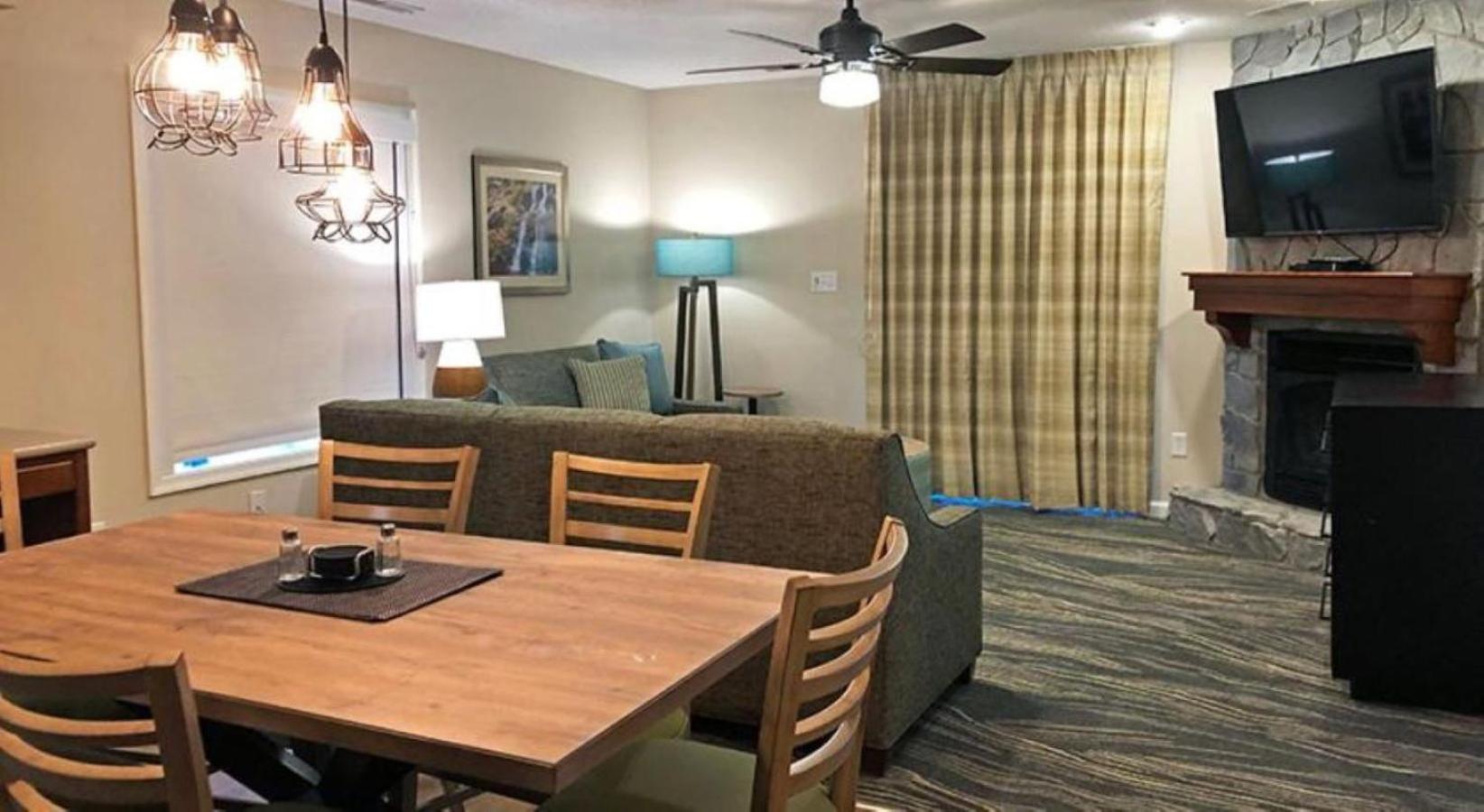 Woodstone Two Bedroom Premium Condo with Jacuzzi - Full Kitchen, photo 6