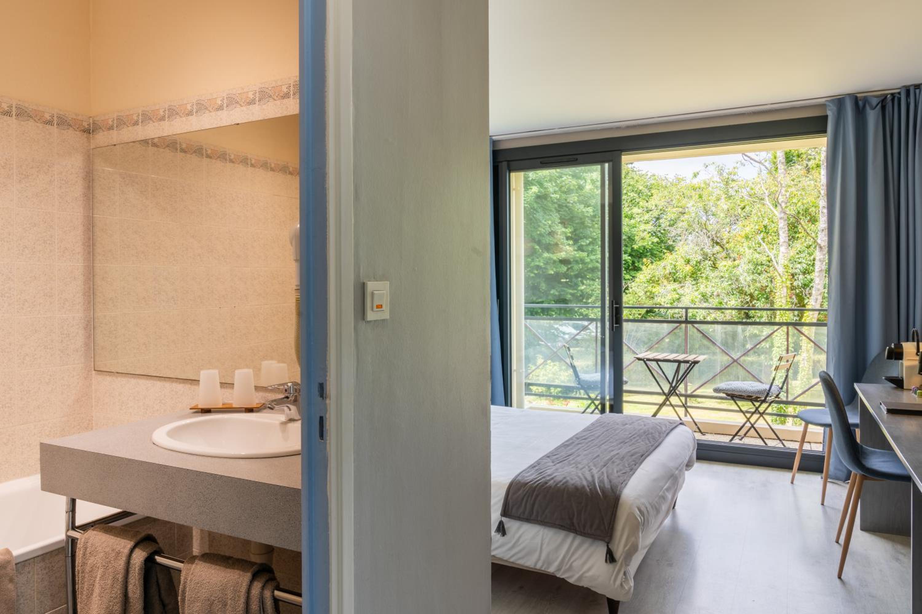 Double Room with Balcony photo 1