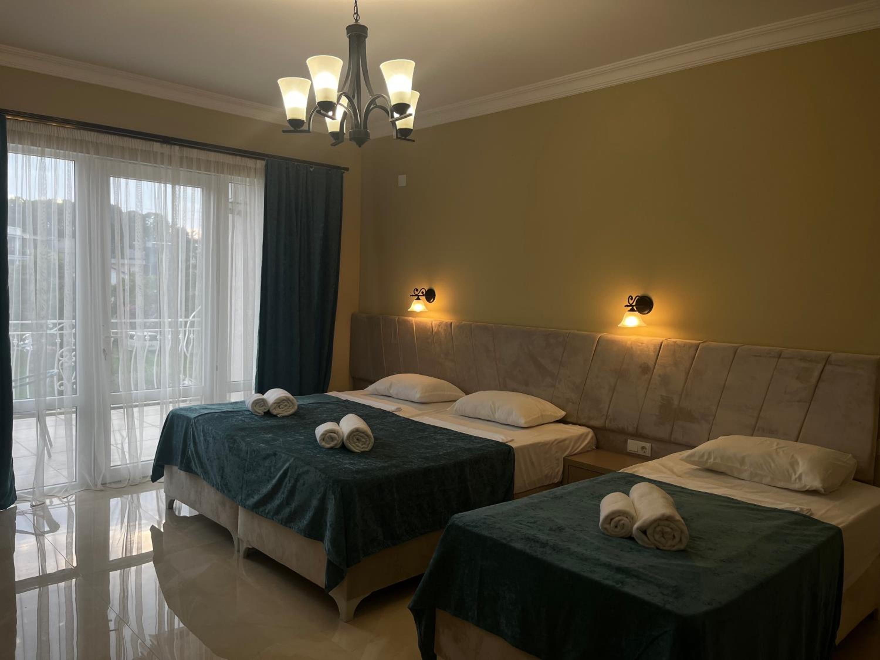 Triple Room with Terrace, Wing C photo 1