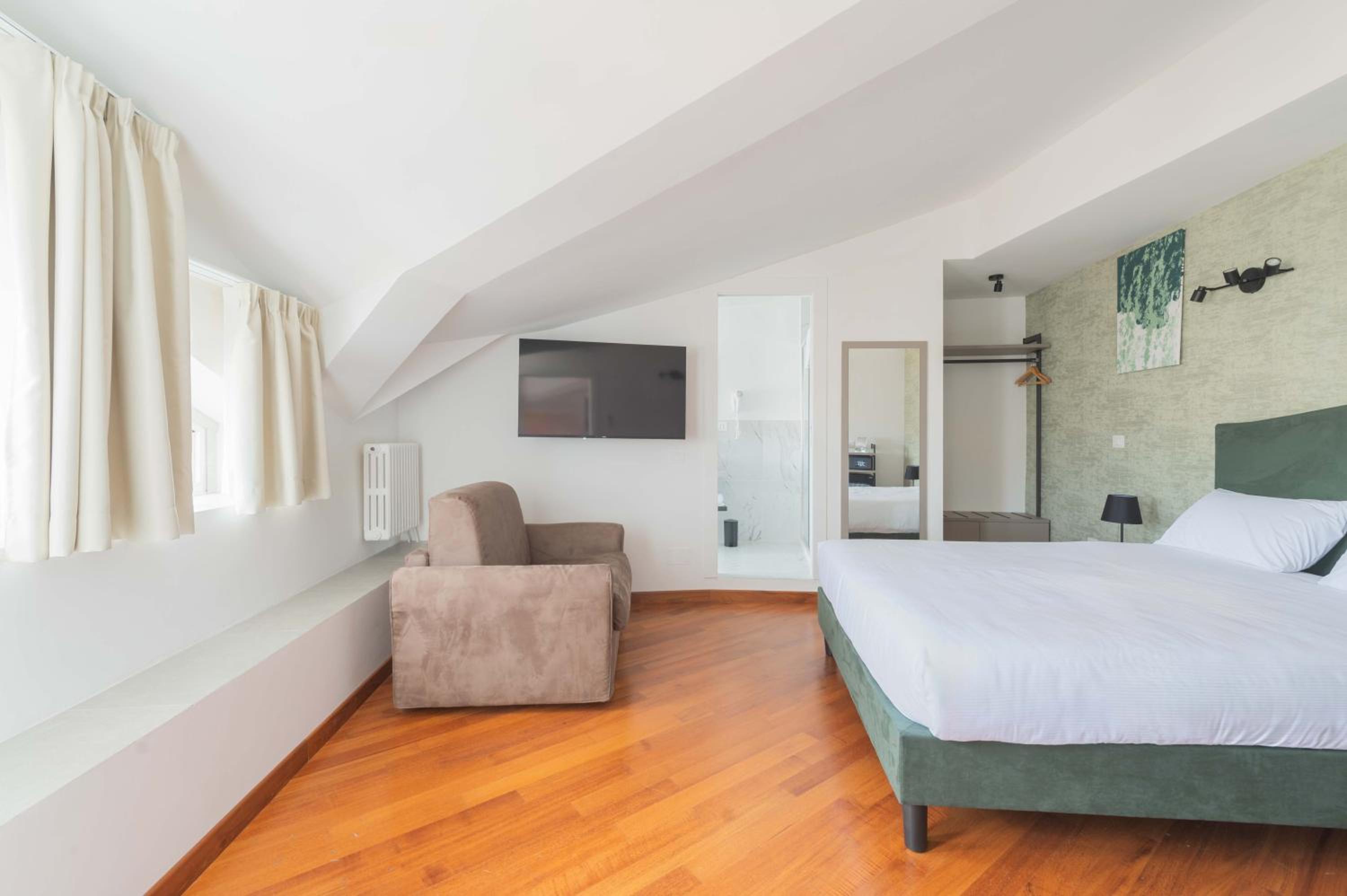 Queen Room