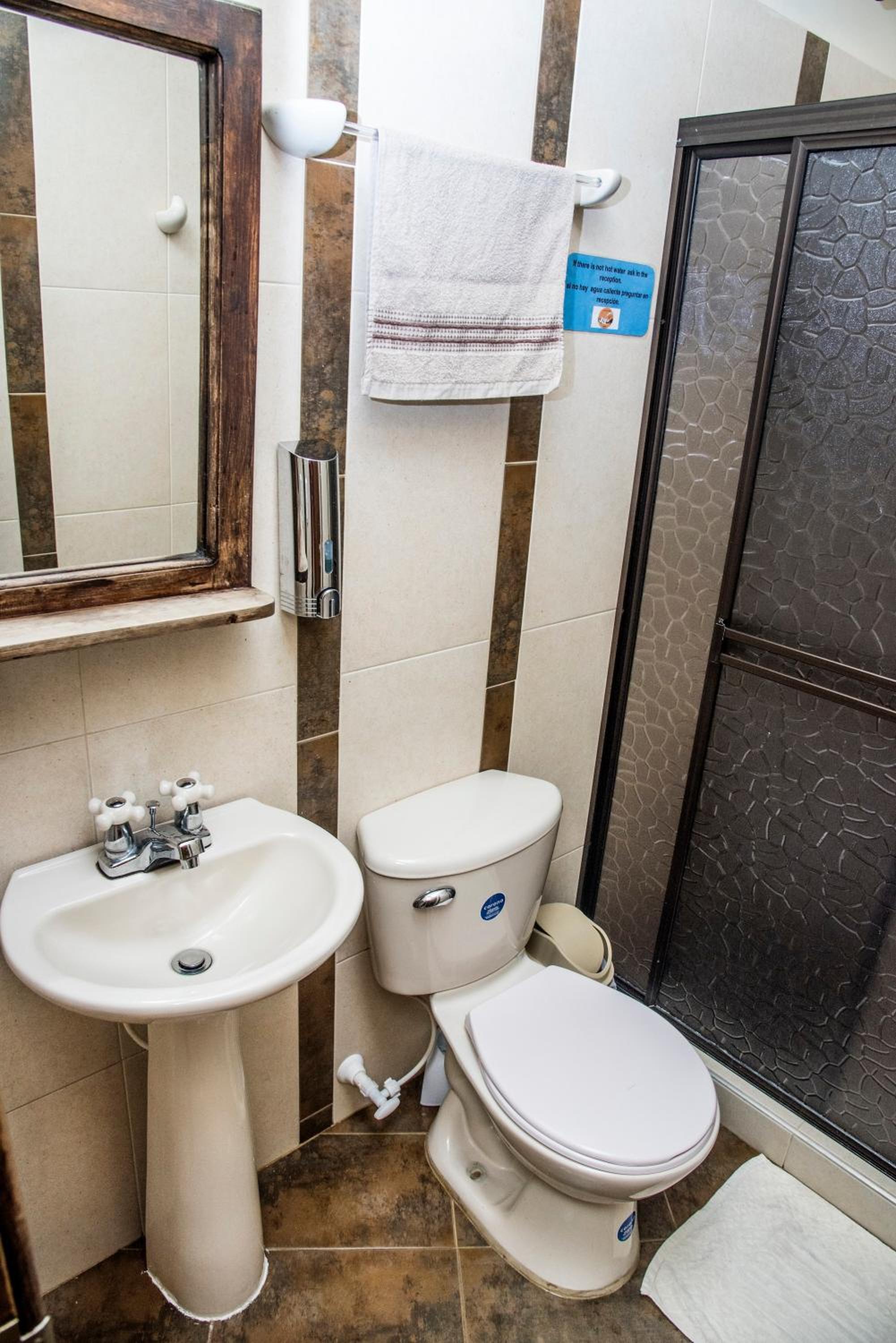 Twin Room with Private Bathroom photo 1