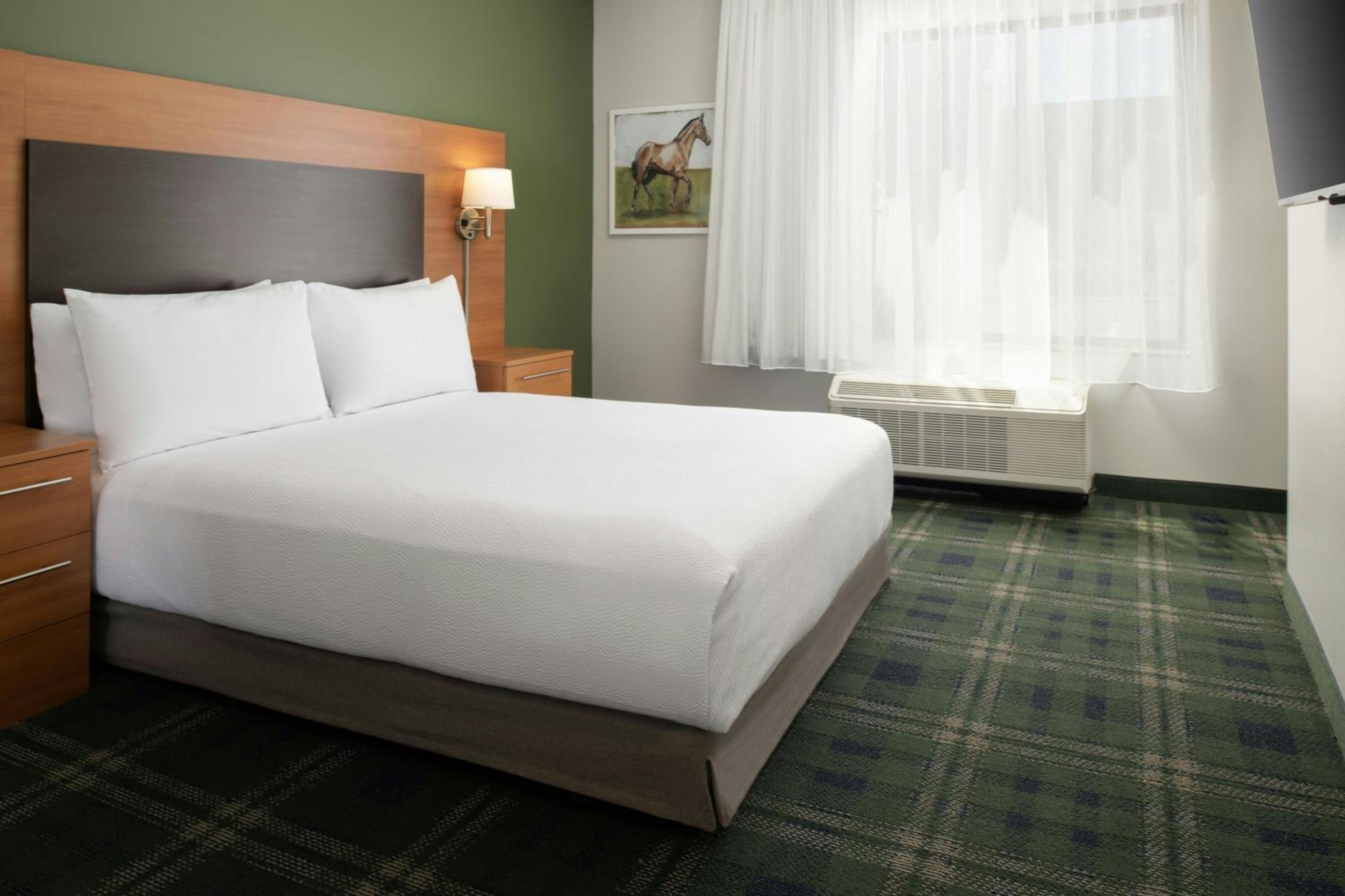Two-Bedroom Suite with Roll In Shower - Mobility/Hearing Accessible