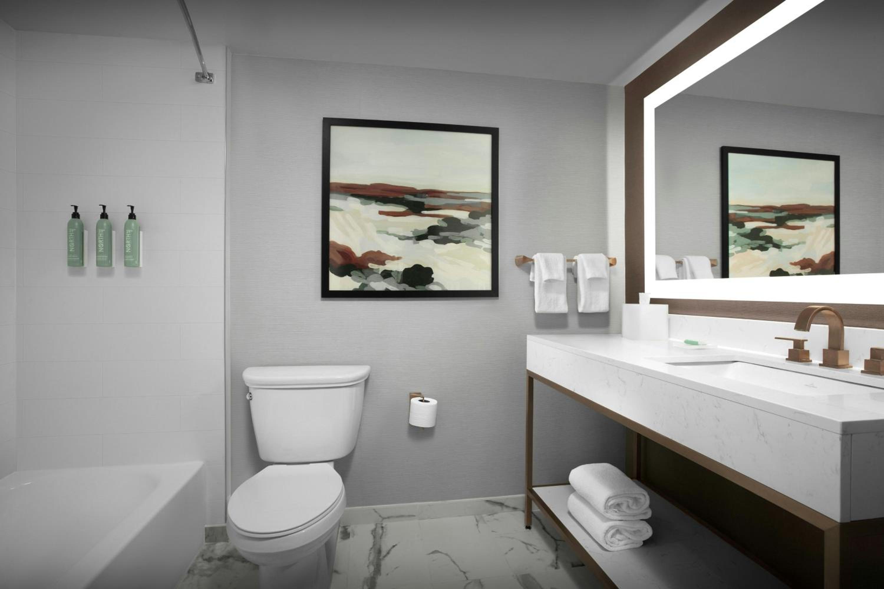 Available room thumbnail 5