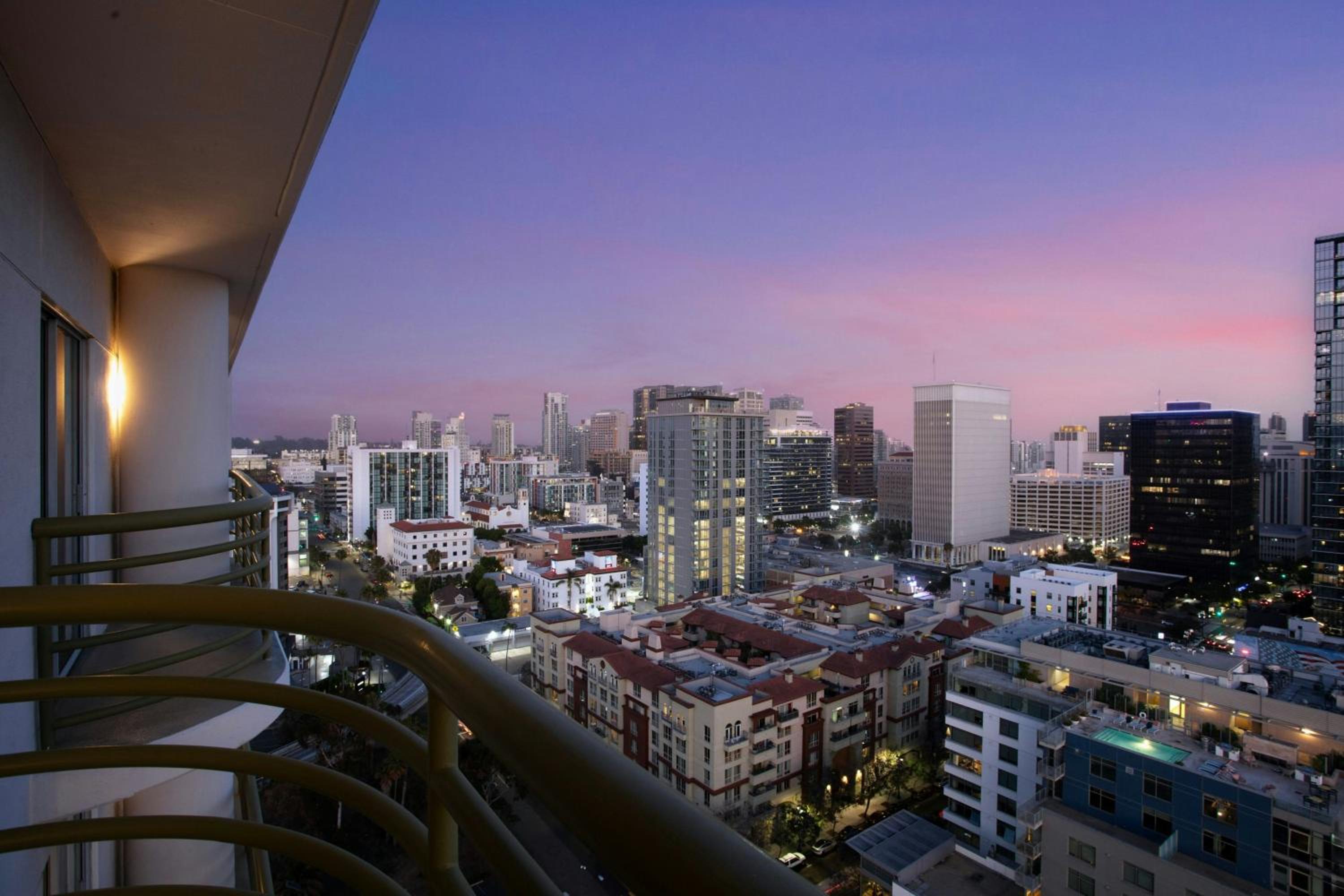 Premium King Room with Sunset View - Upper Floor