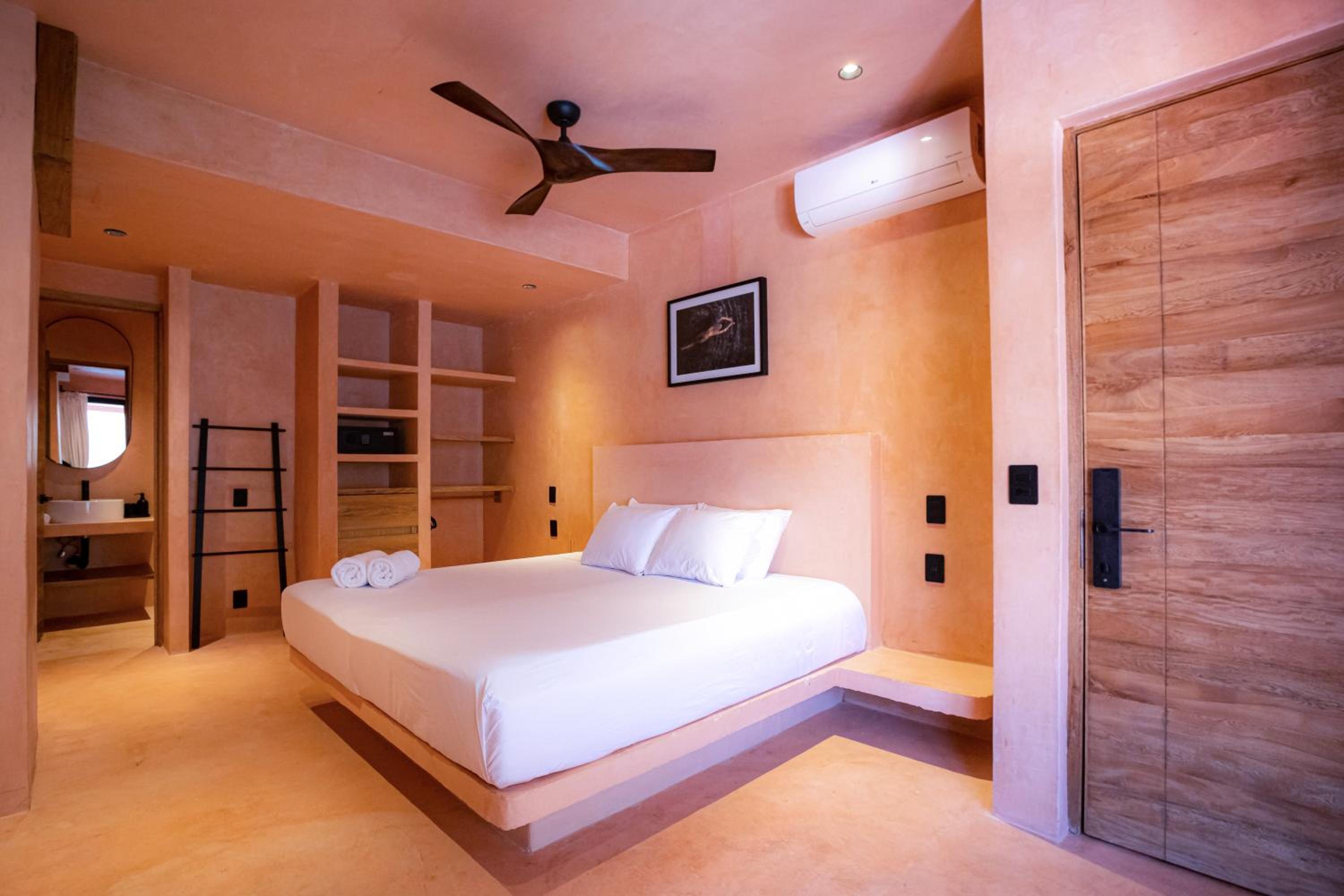 Deluxe Double or Twin Room with Pool View