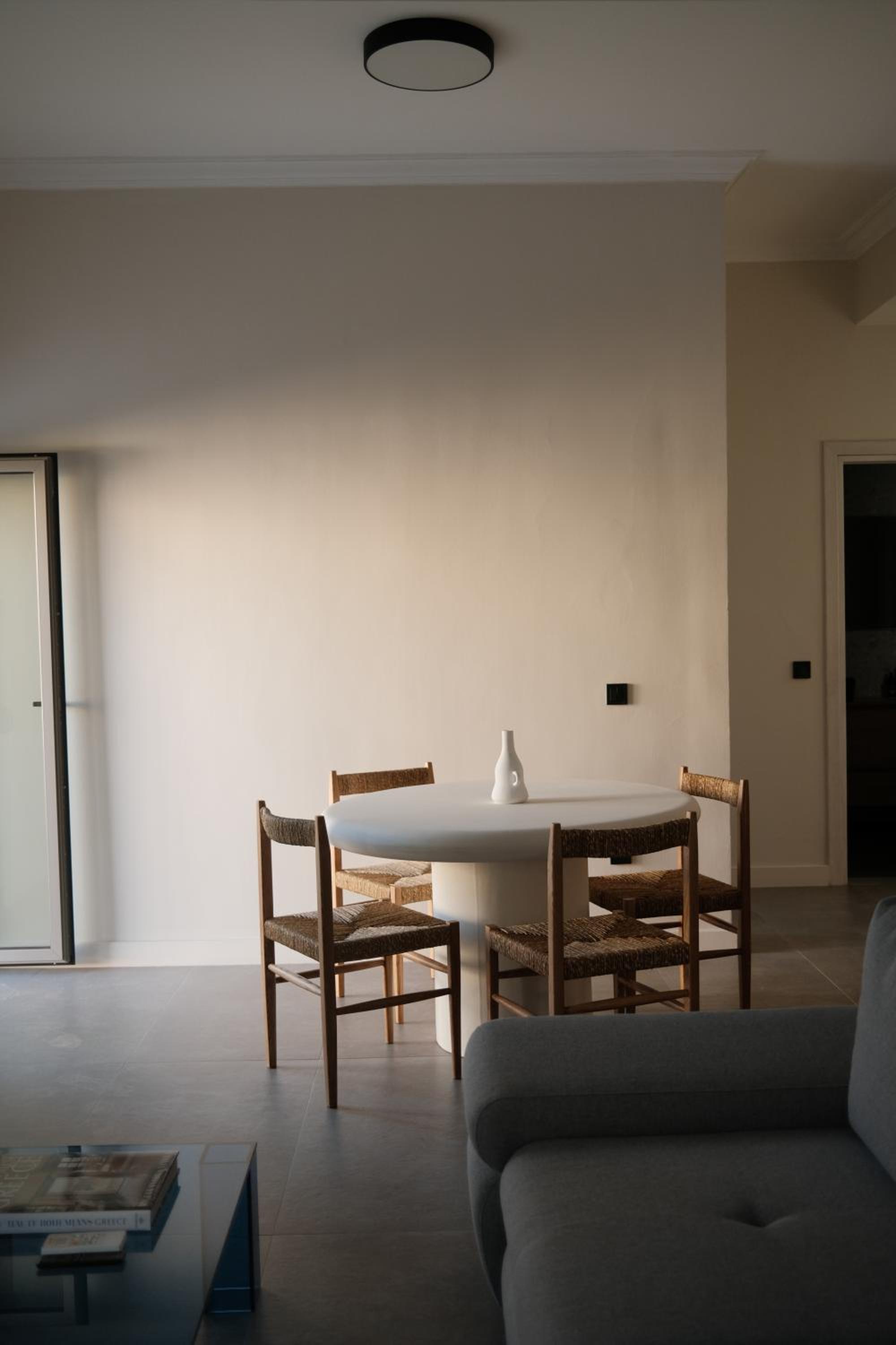 One-Bedroom Apartment with Terrace photo 2