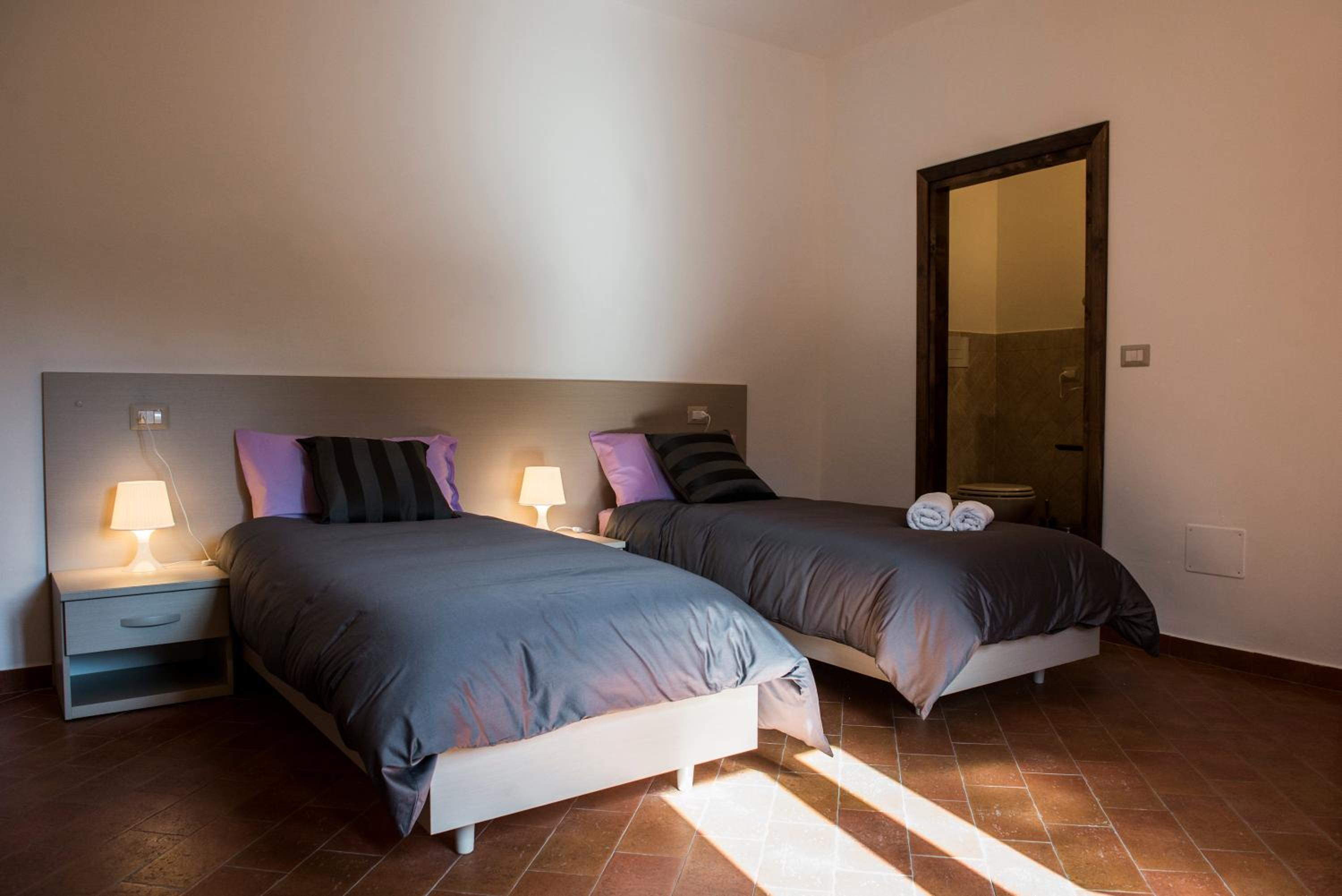 Deluxe King Room photo 1