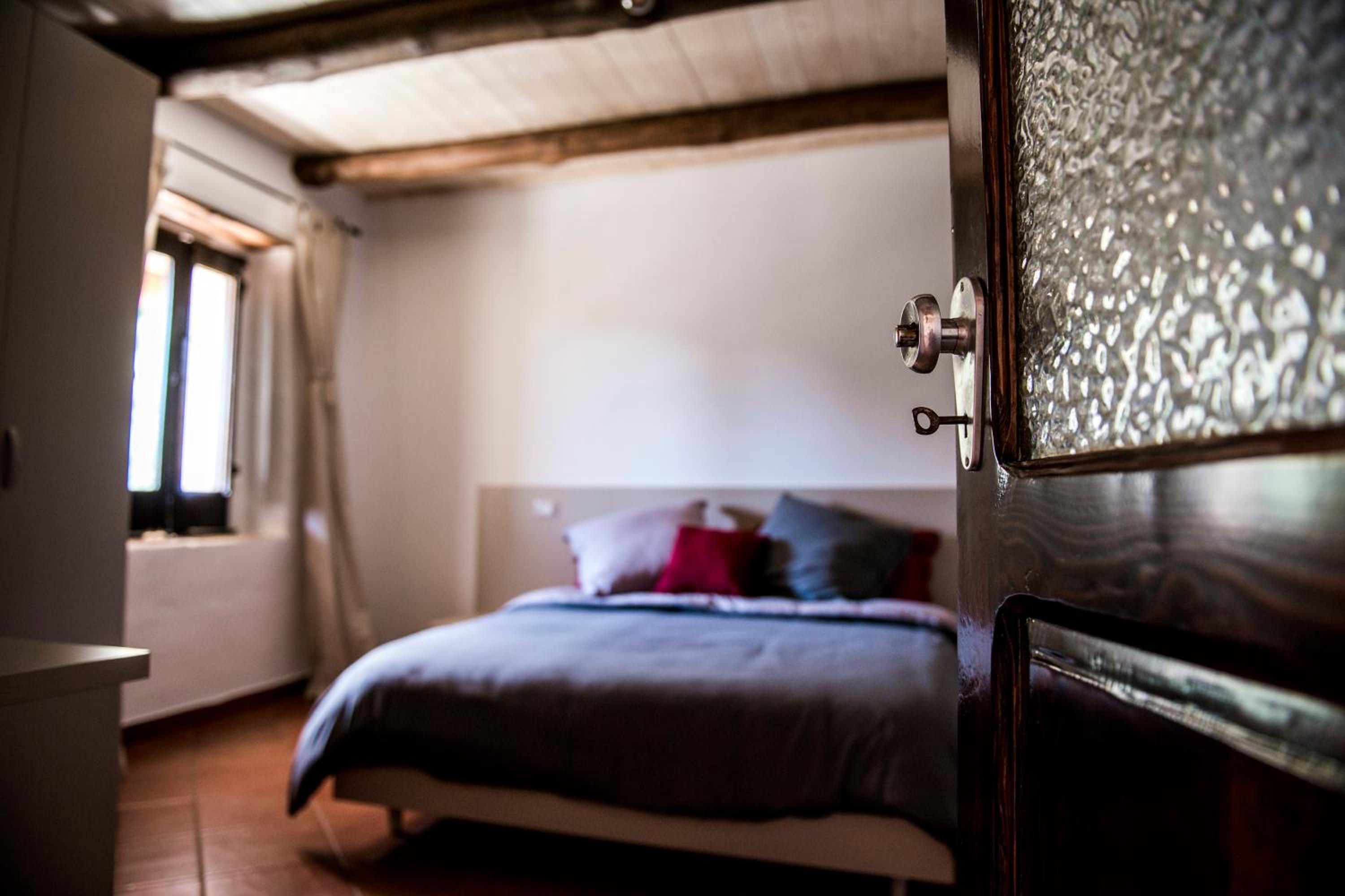 Large Double or Twin Room photo 1