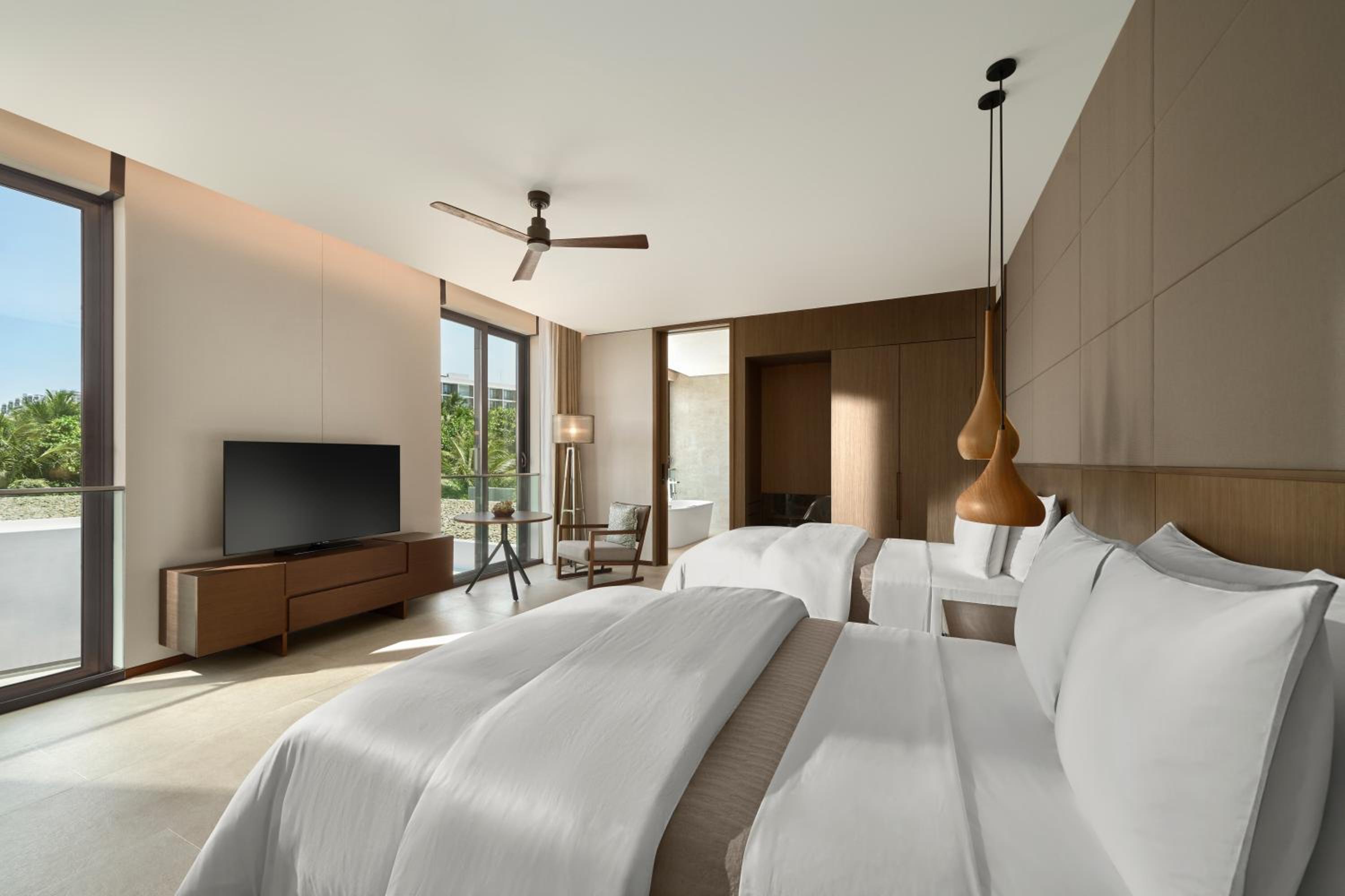 2 Bedroom Villa, Bedroom 1: 1 King, Bedroom 2: 2 Double - Photo 3