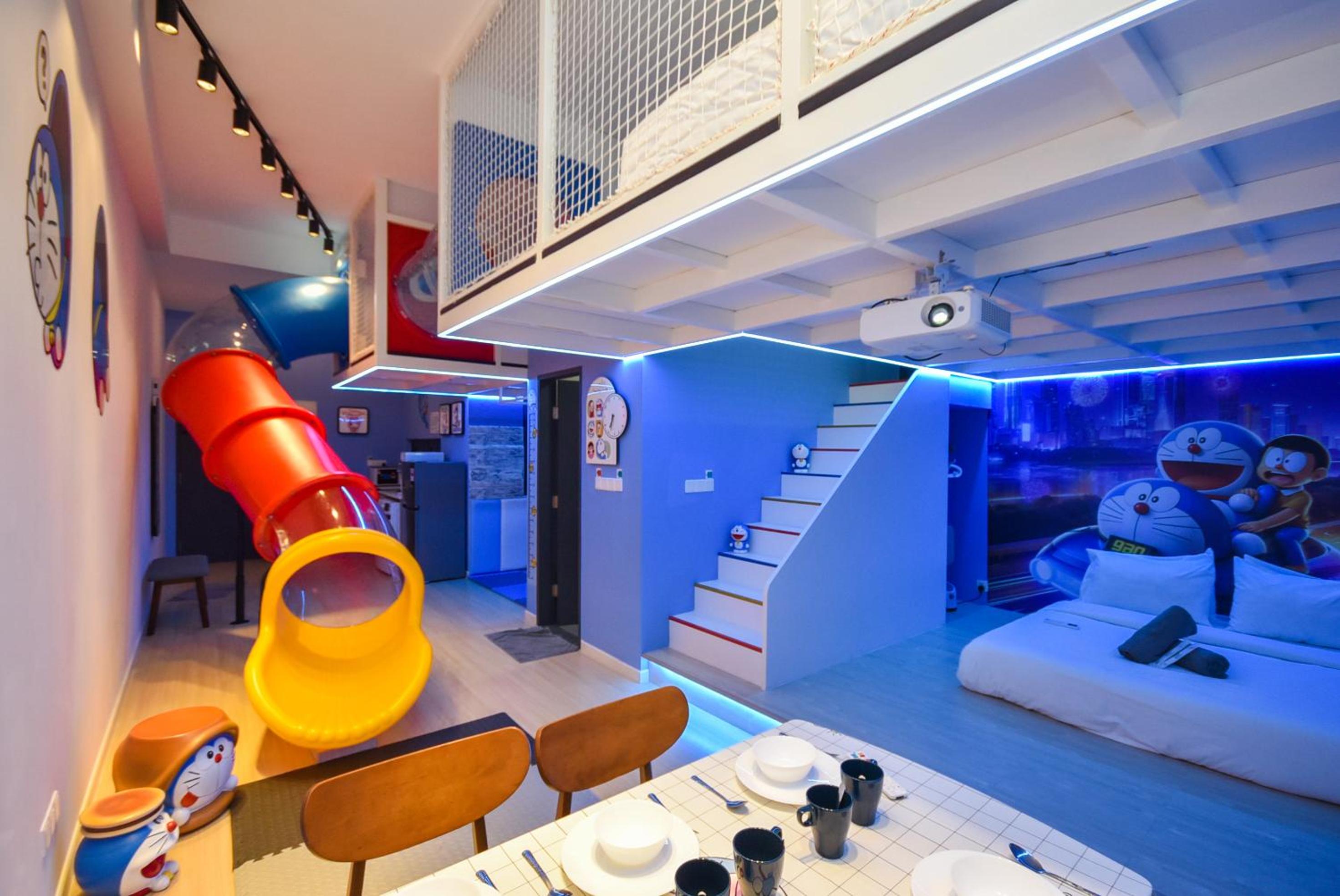 Doraemon Theme Slidehouse & Projector