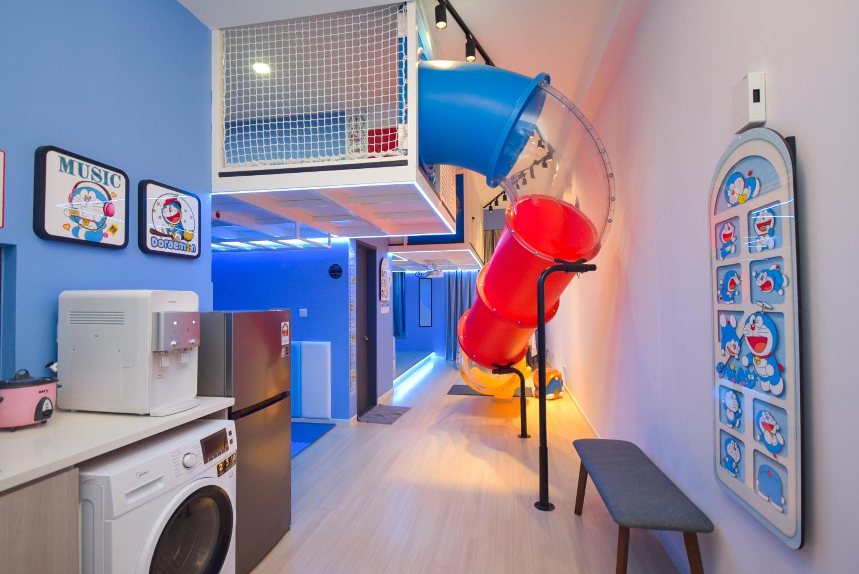 Doraemon Theme Slidehouse & Projector