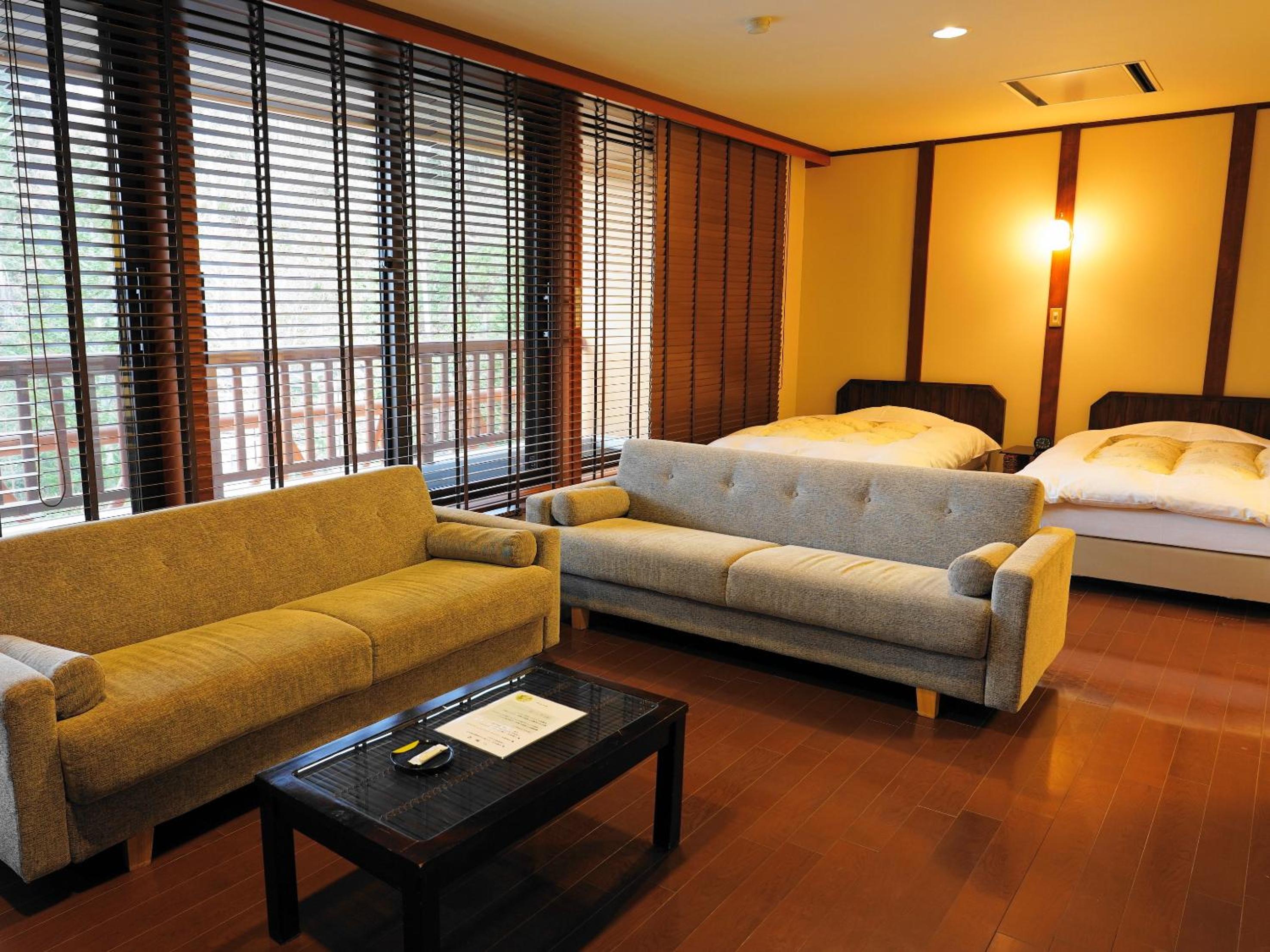 Deluxe Family Room