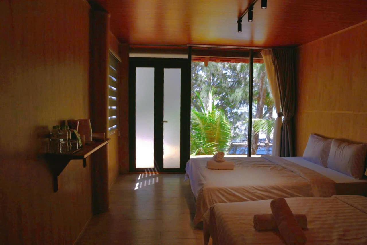 Quadruple Room with Sea View
