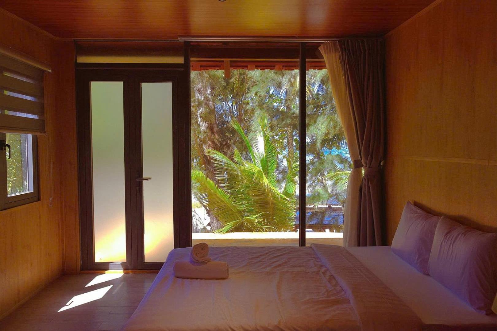 6-Bed Mixed Dormitory Room
