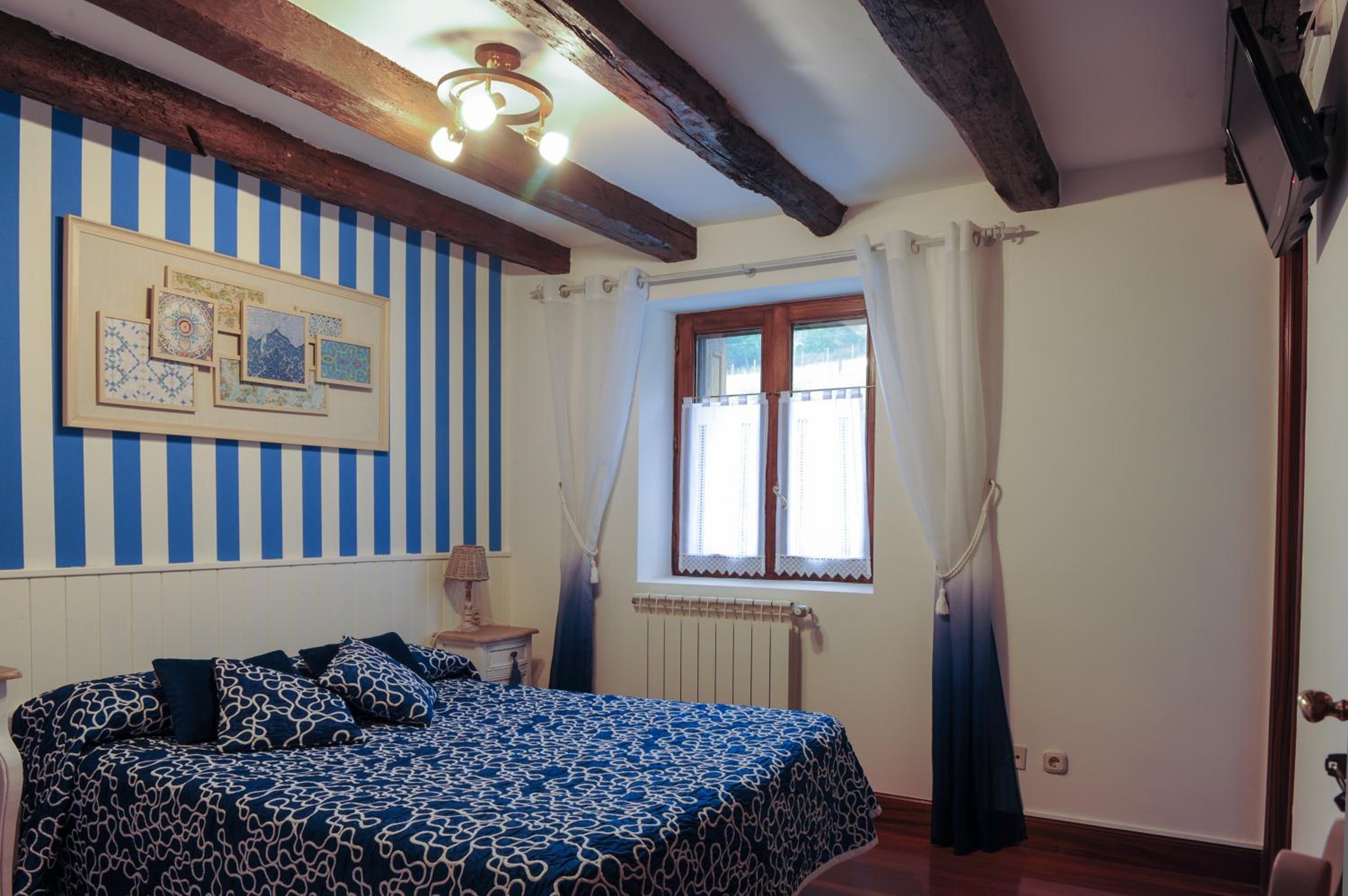 Habitación Individual con Baño y cama extra