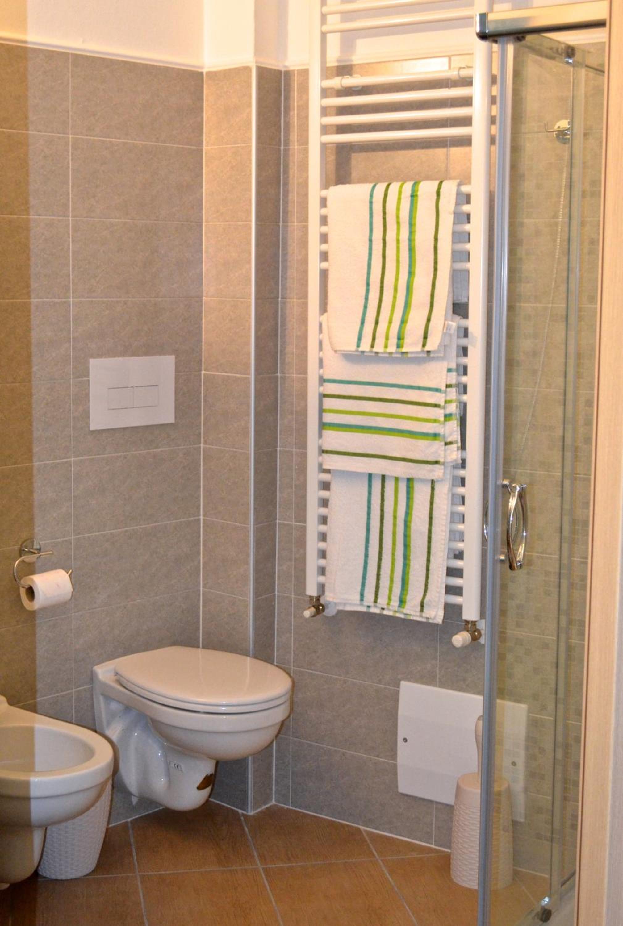 Classic Quadruple Room - Photo 4