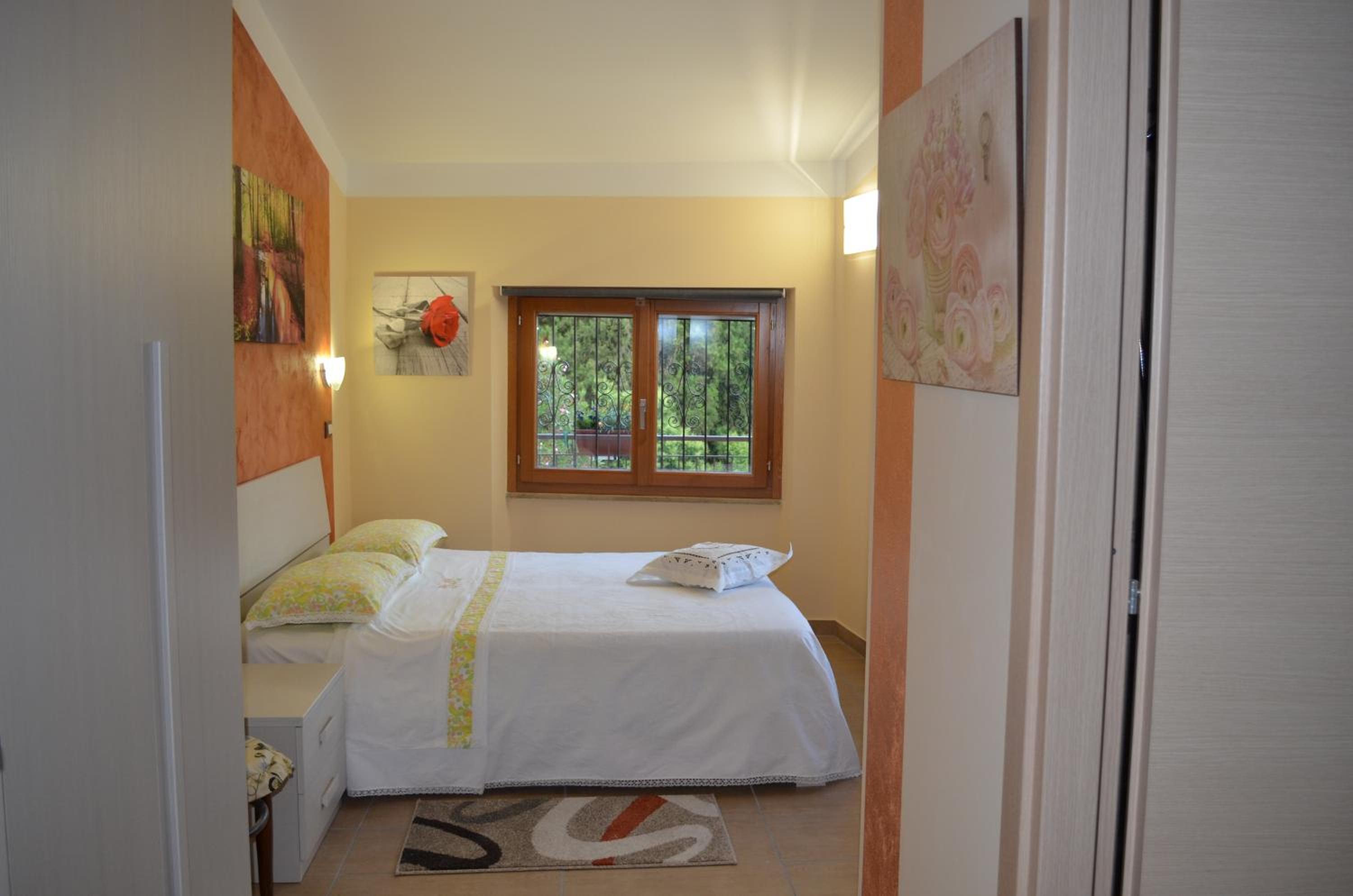 Double Room - Photo 1