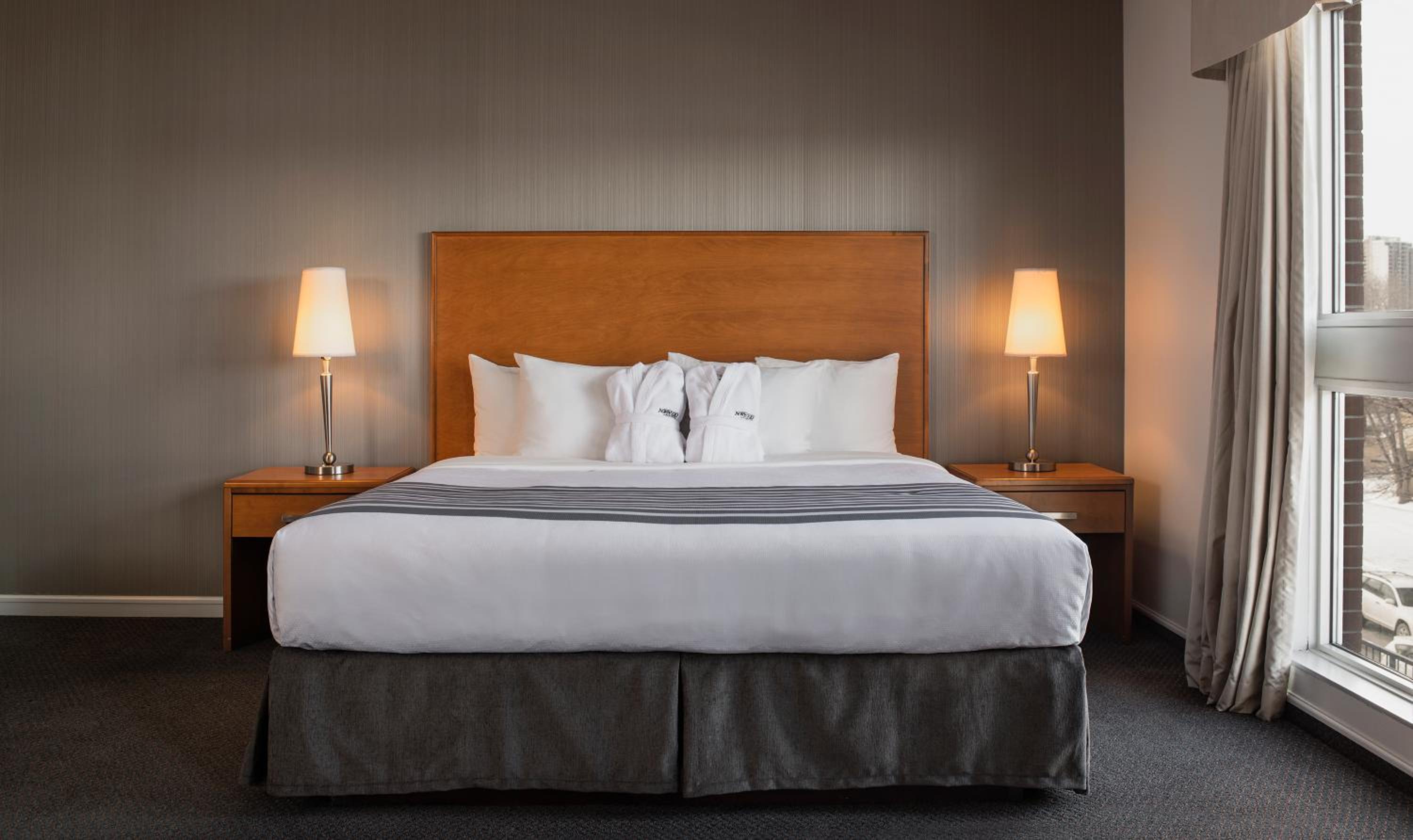 Deluxe King Room