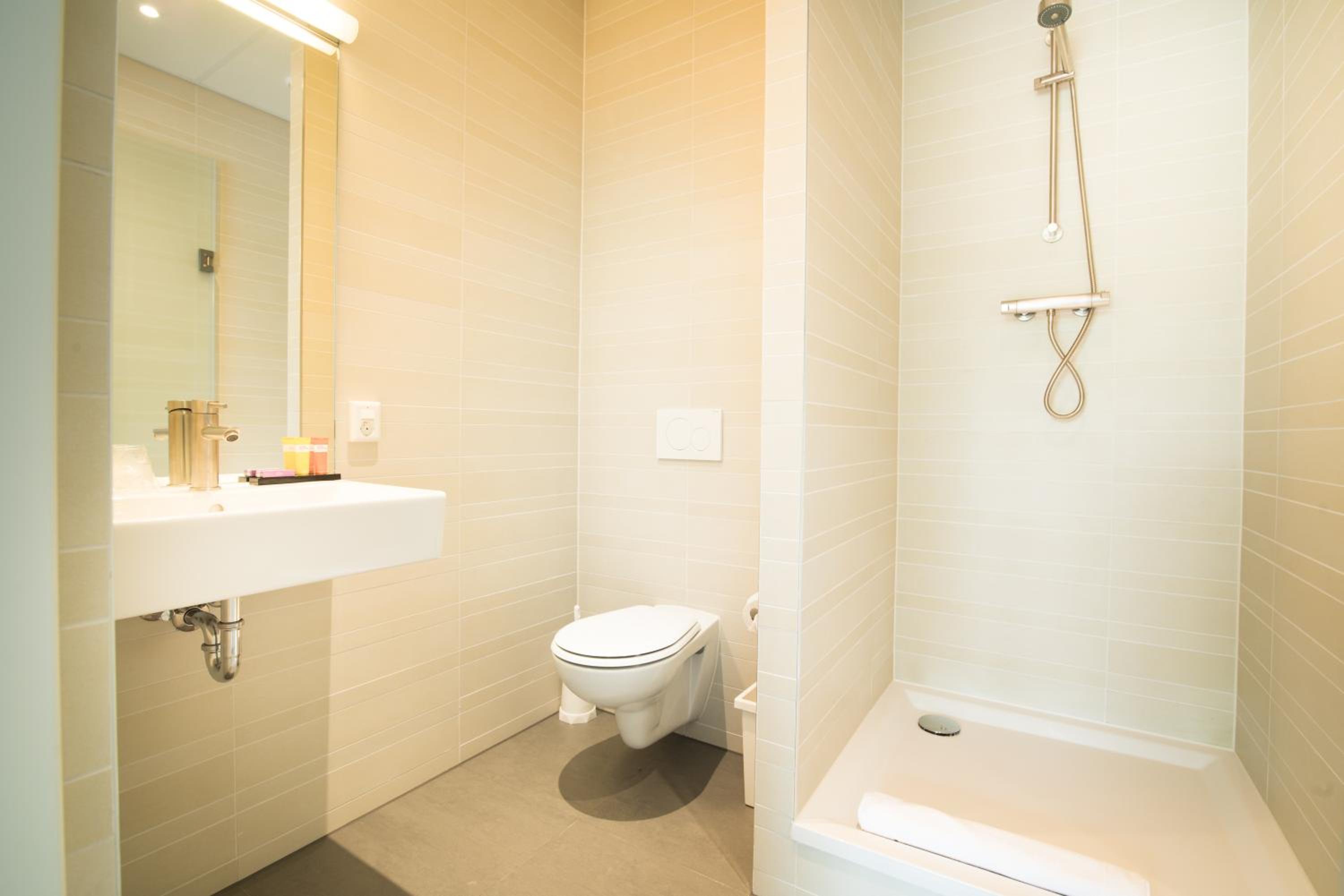 Twin Room (Including free parking) photo 3