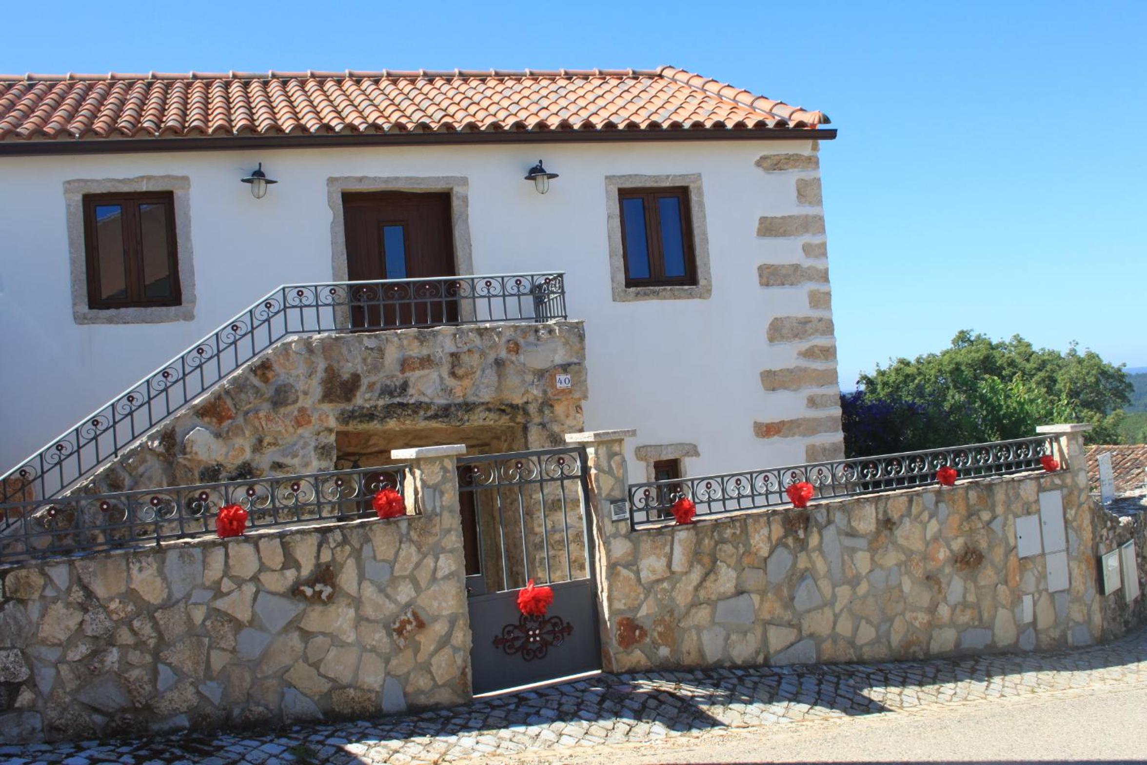 Two-Bedroom House - Photo 6