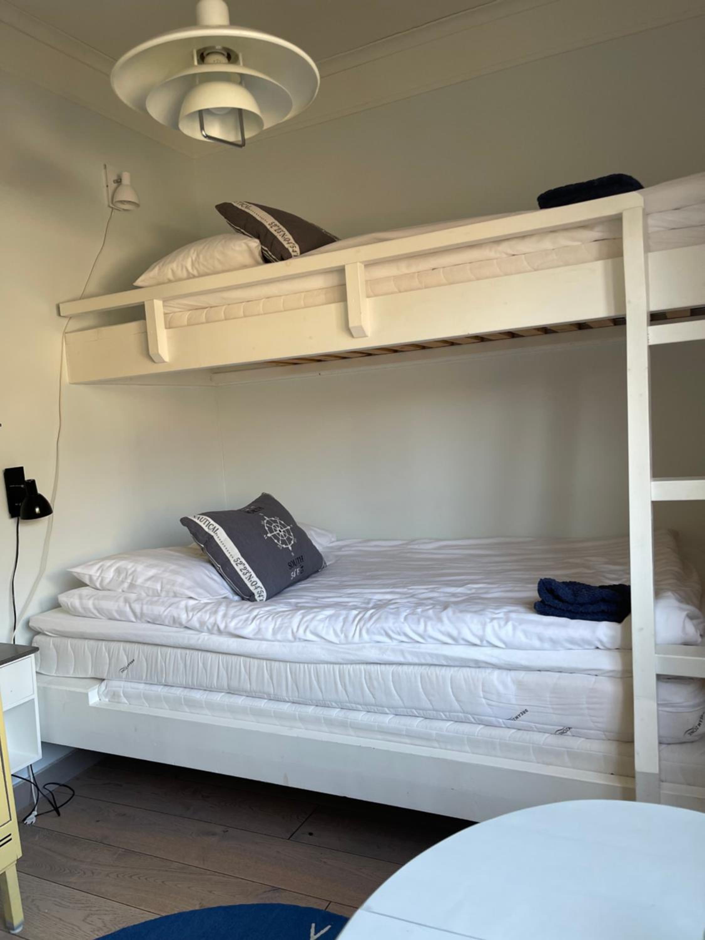 Economy Triple Room with Shared Bathroom photo 3