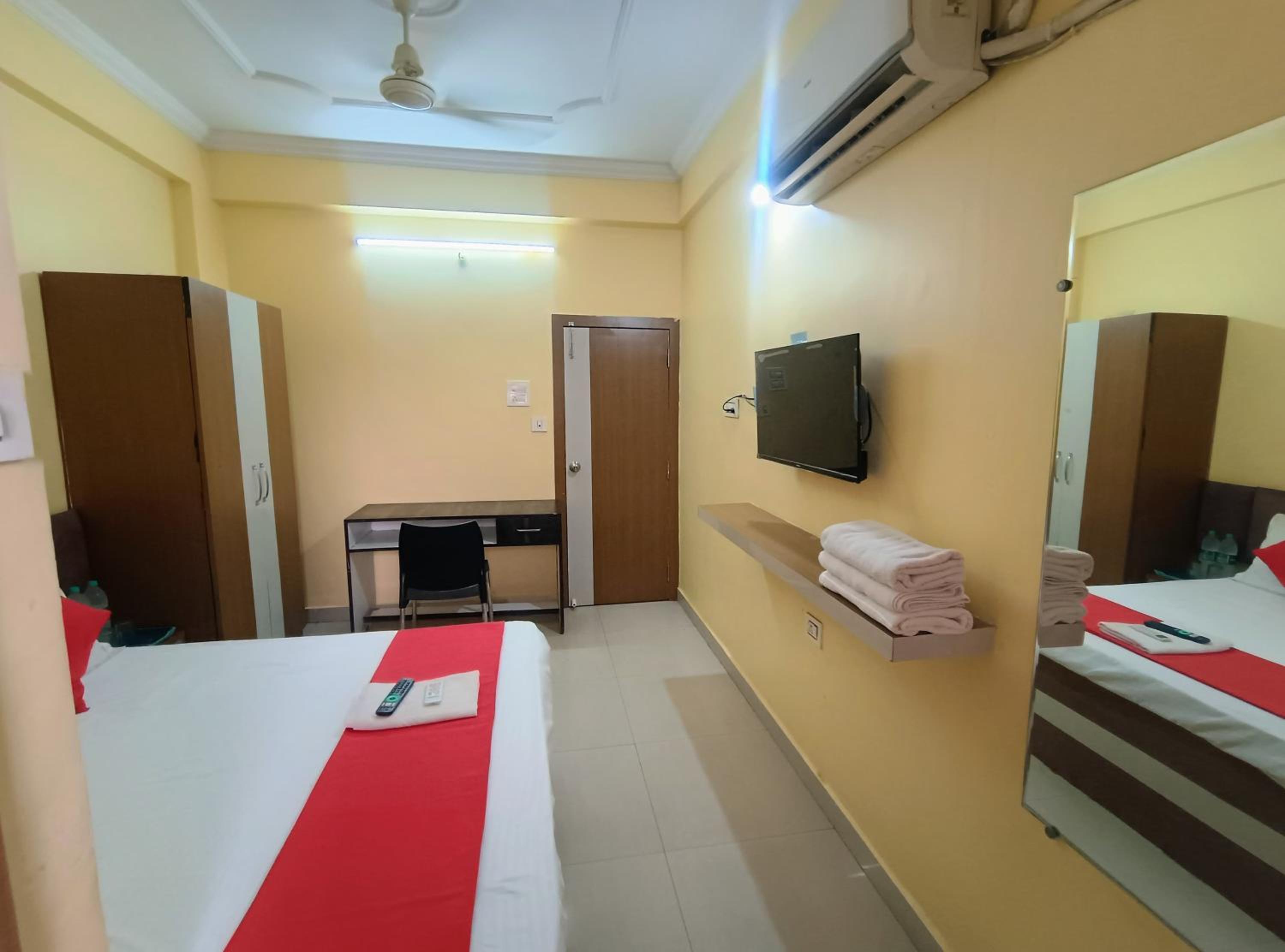 Deluxe Room - Photo 8