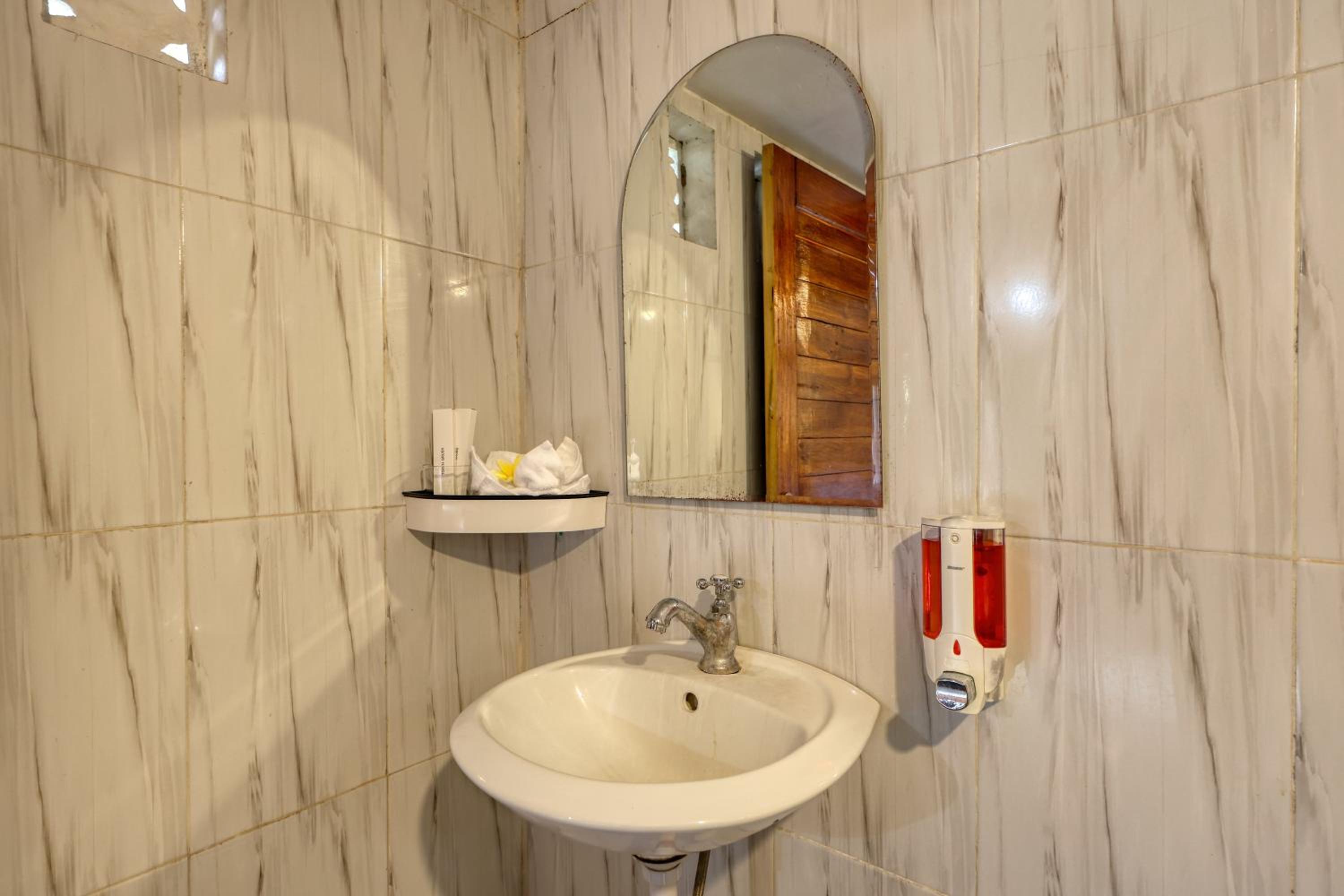Deluxe Double Room - Photo 16