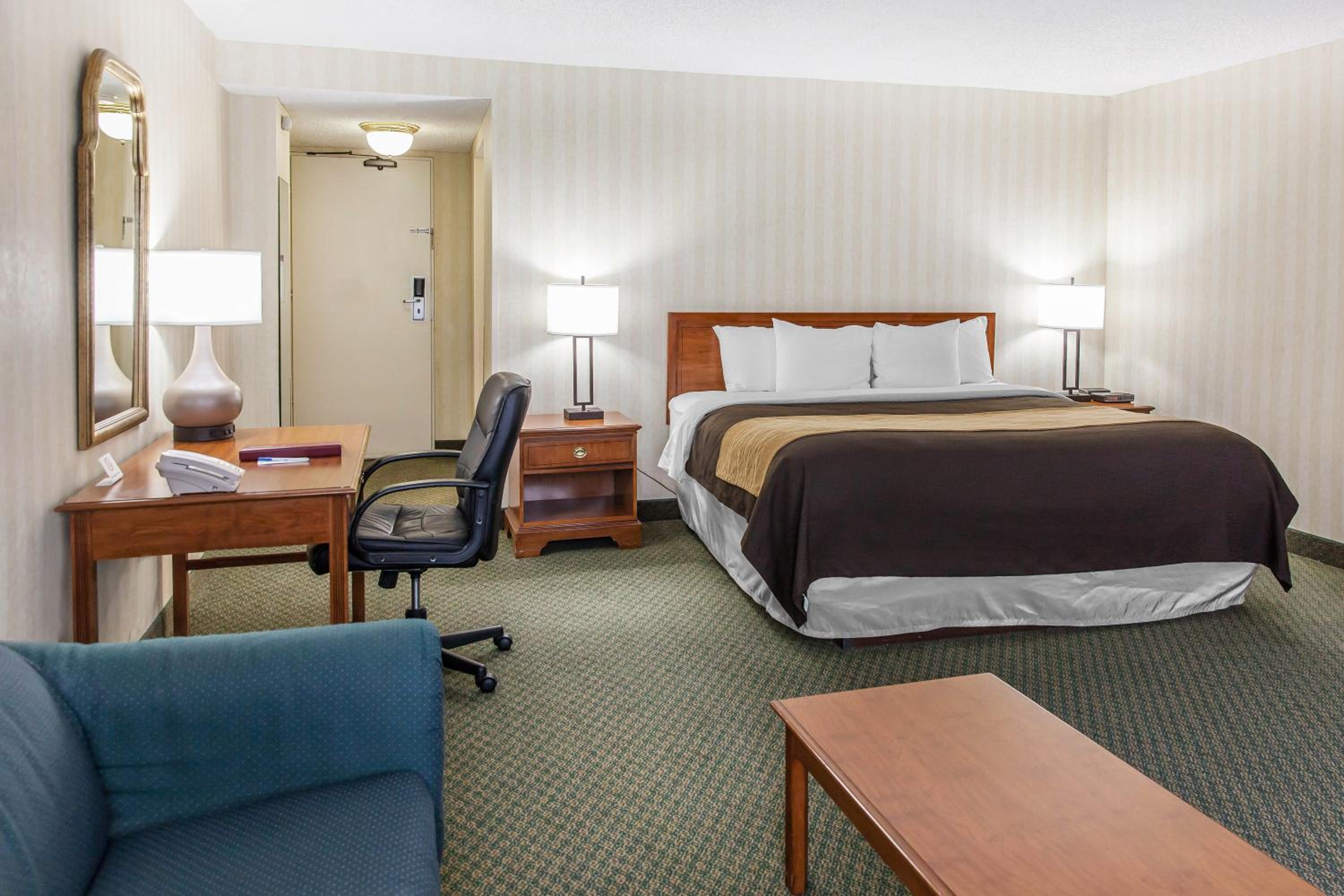 King Suite with Sofa Bed - Non-Smoking