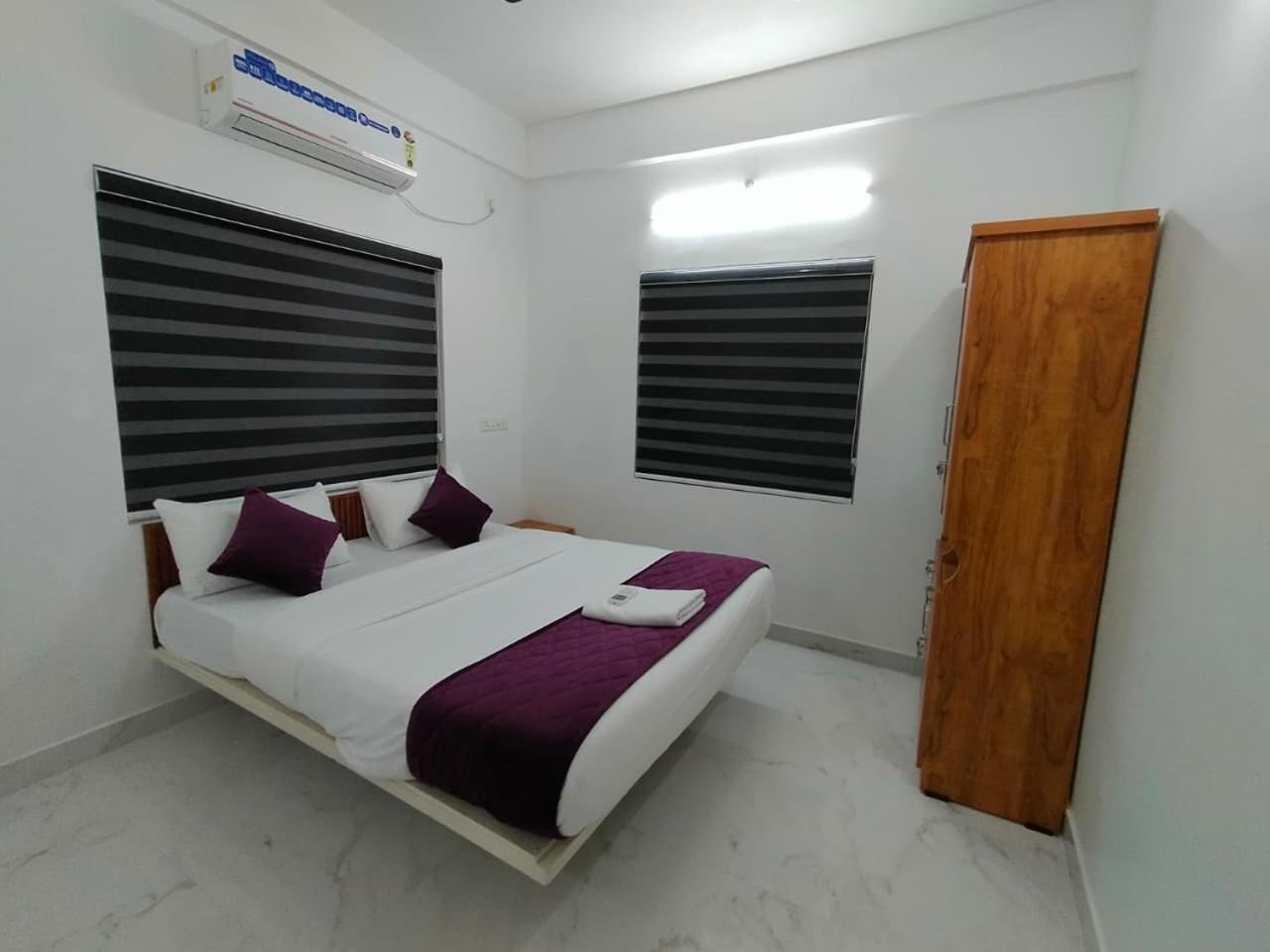 Deluxe One-Bedroom Apartment - Photo 10