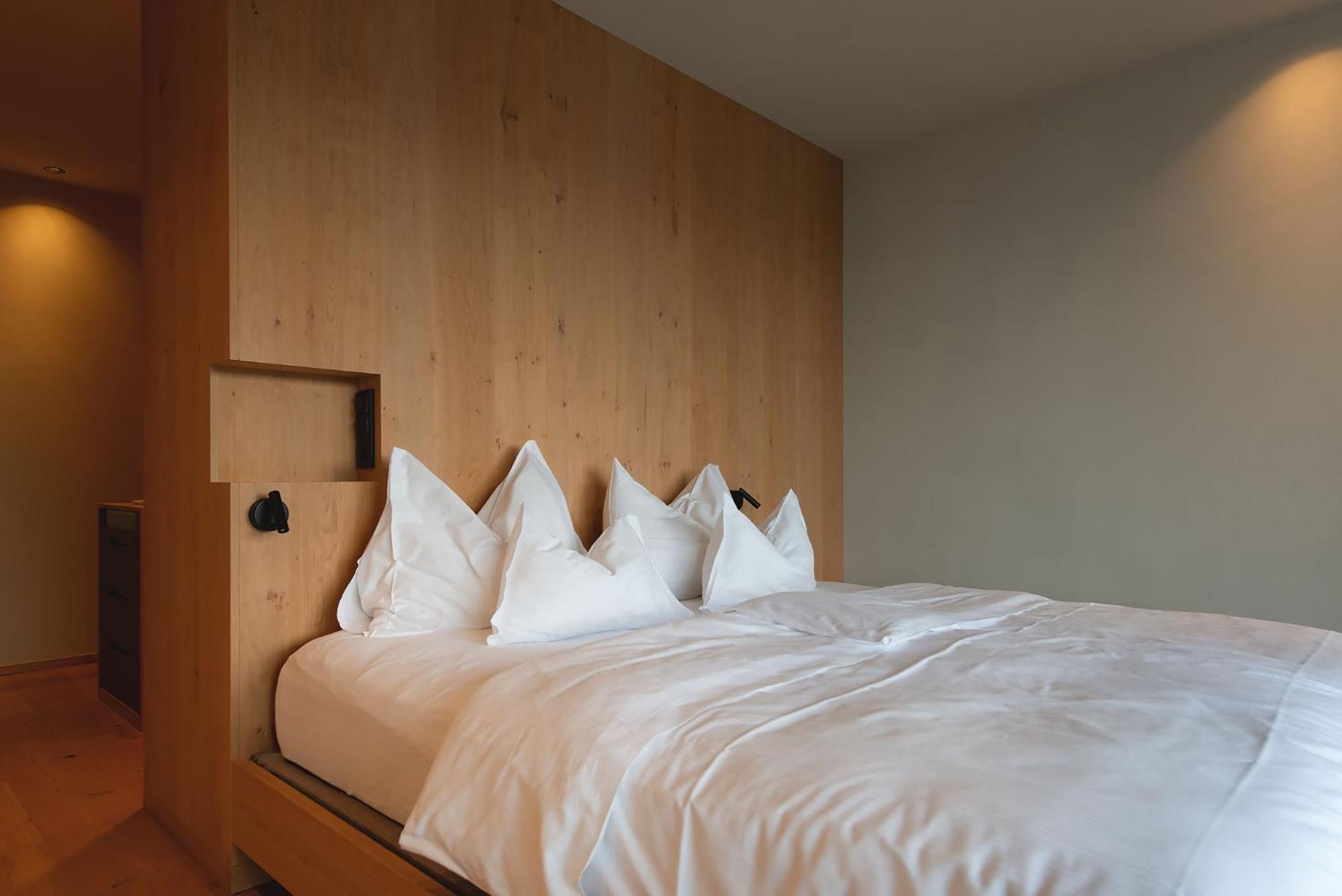 Two-Bedroom Deluxe Apartment with Garden View