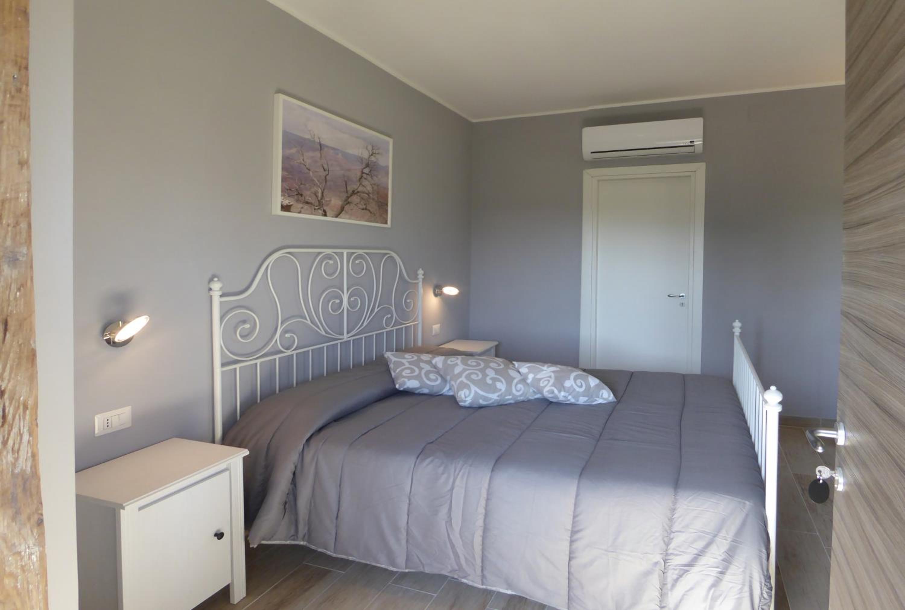 Deluxe Room - Photo 6