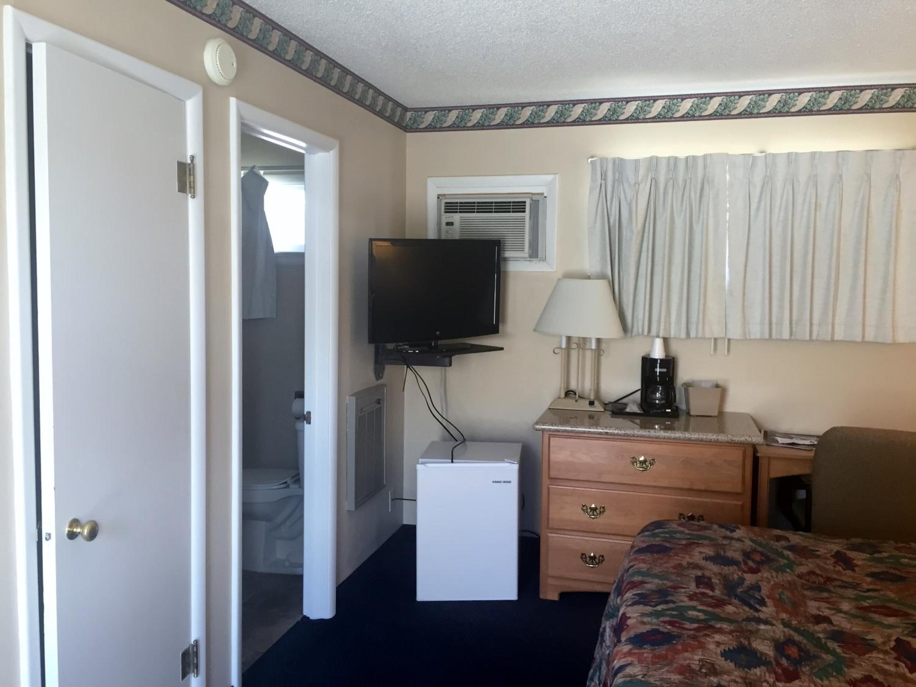 Queen Room - Photo 16