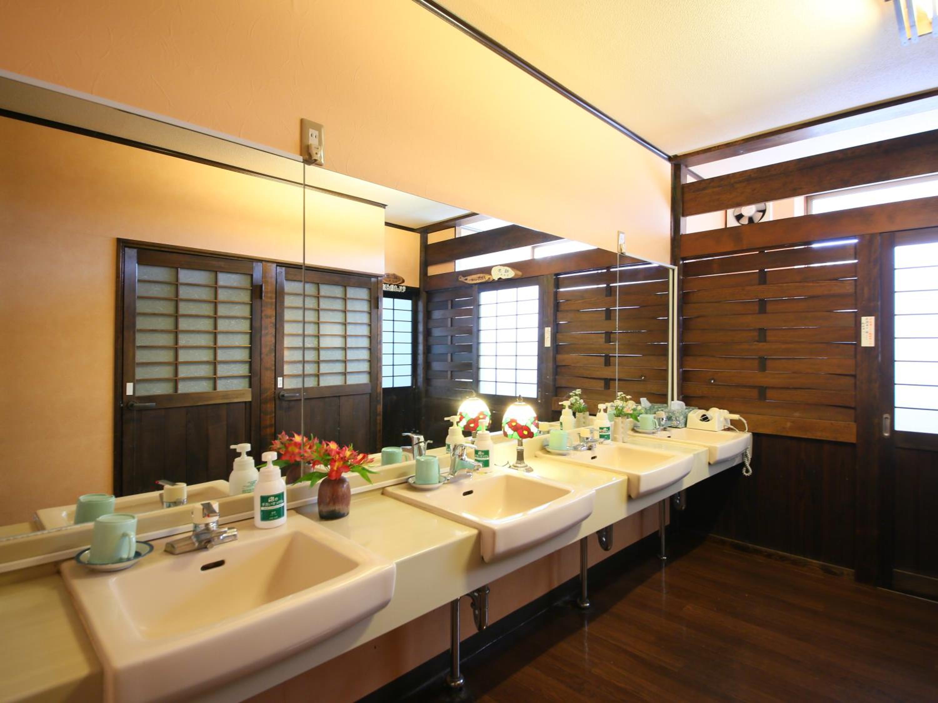 Japanese-Style Twin Room with Shared Bathroom- Non Smoking photo 3