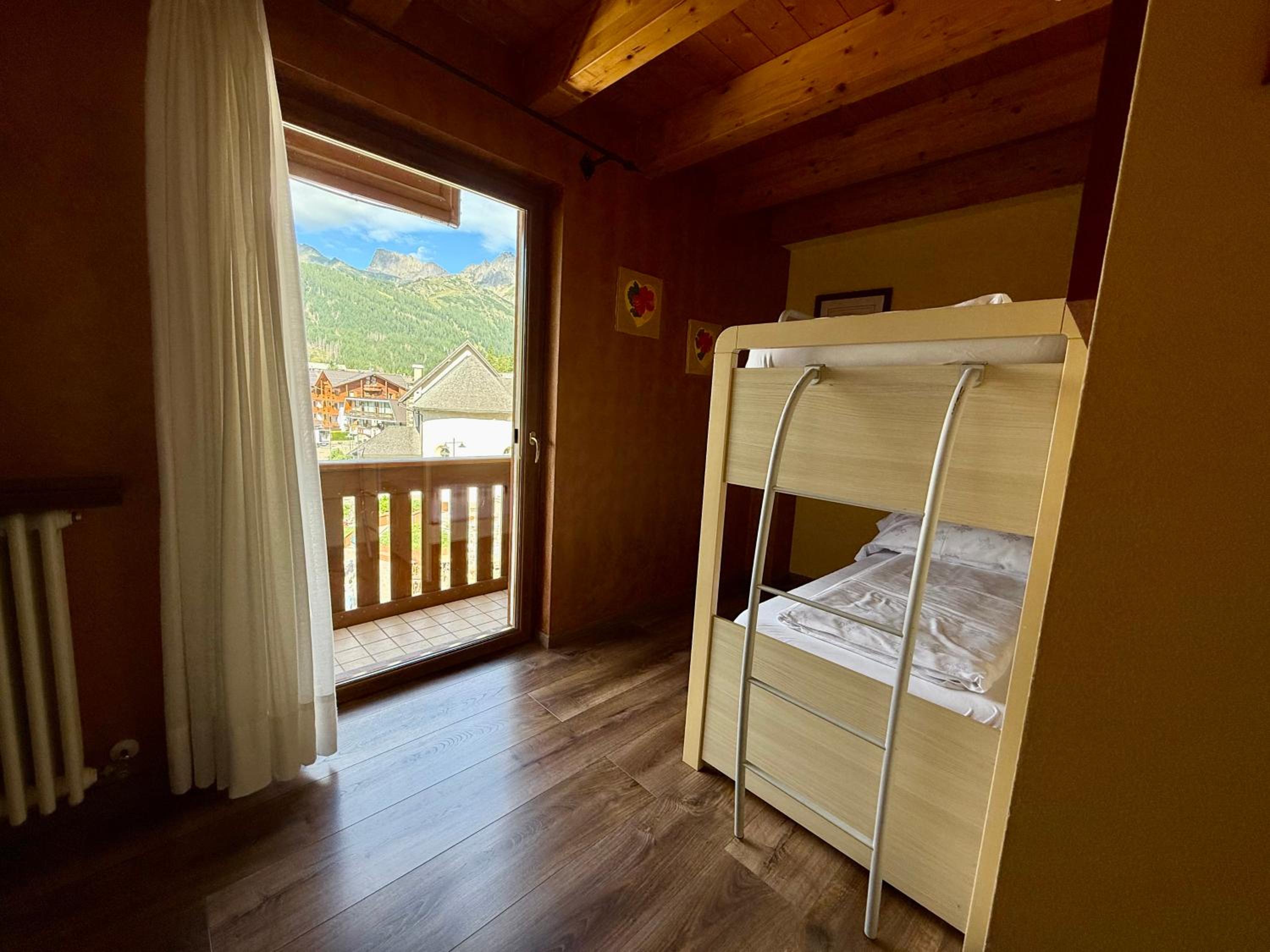 Deluxe Double or Twin Room - Photo 2