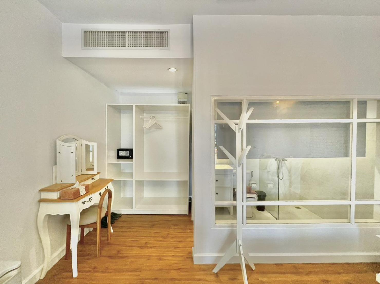Single Room with Pool View photo 2