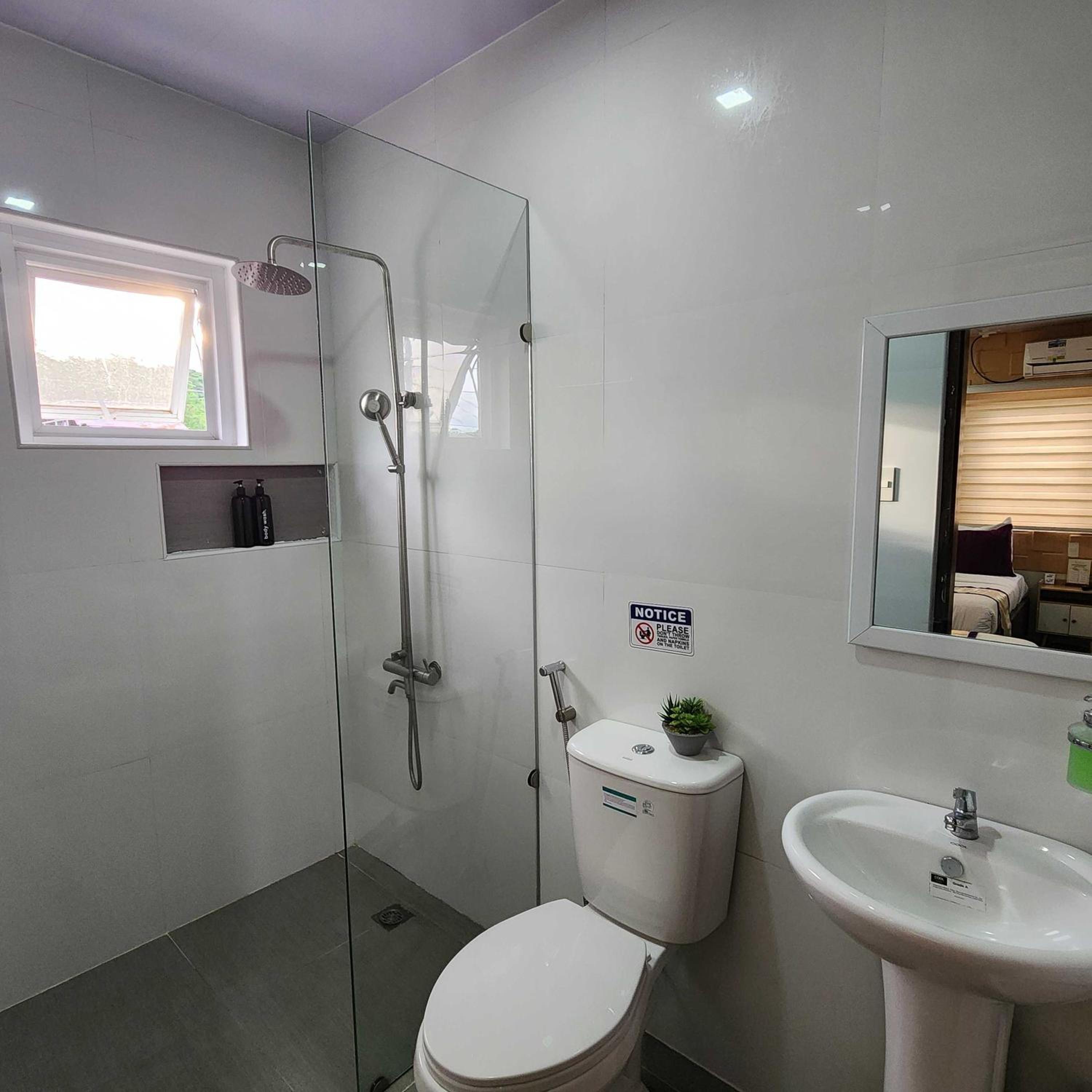 Deluxe Family Room - Photo 2