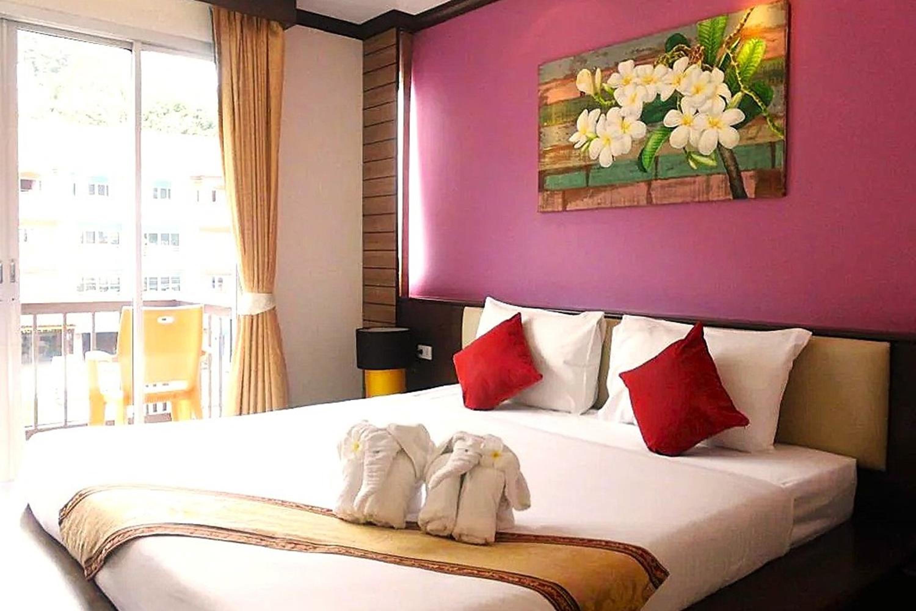 Superior Double or Twin Room with City View - Photo 2